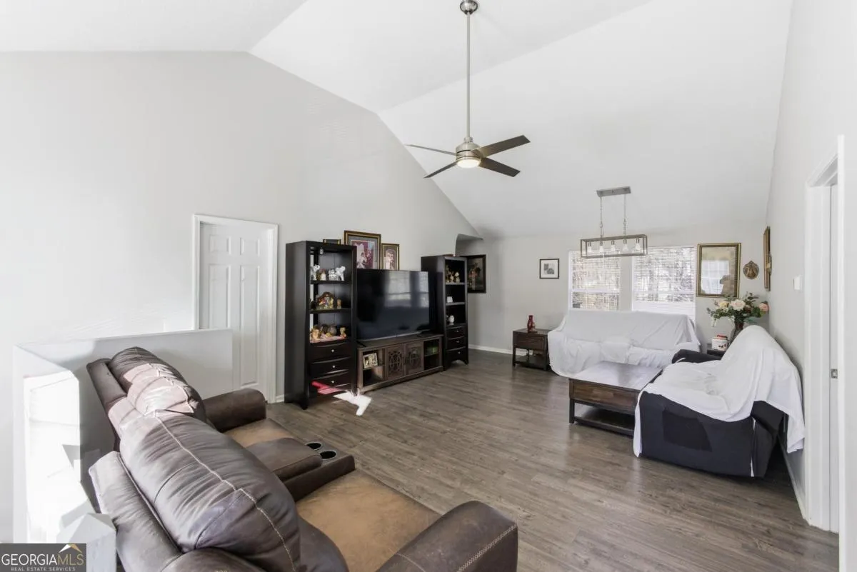 7347 Bramble Oak Dr — photo 3 of 34