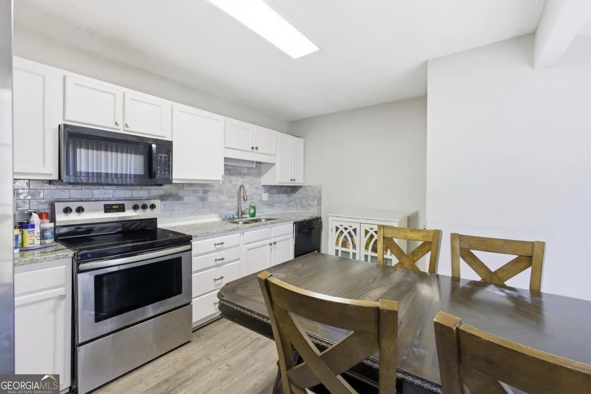 7347 Bramble Oak Dr — photo 17 of 34