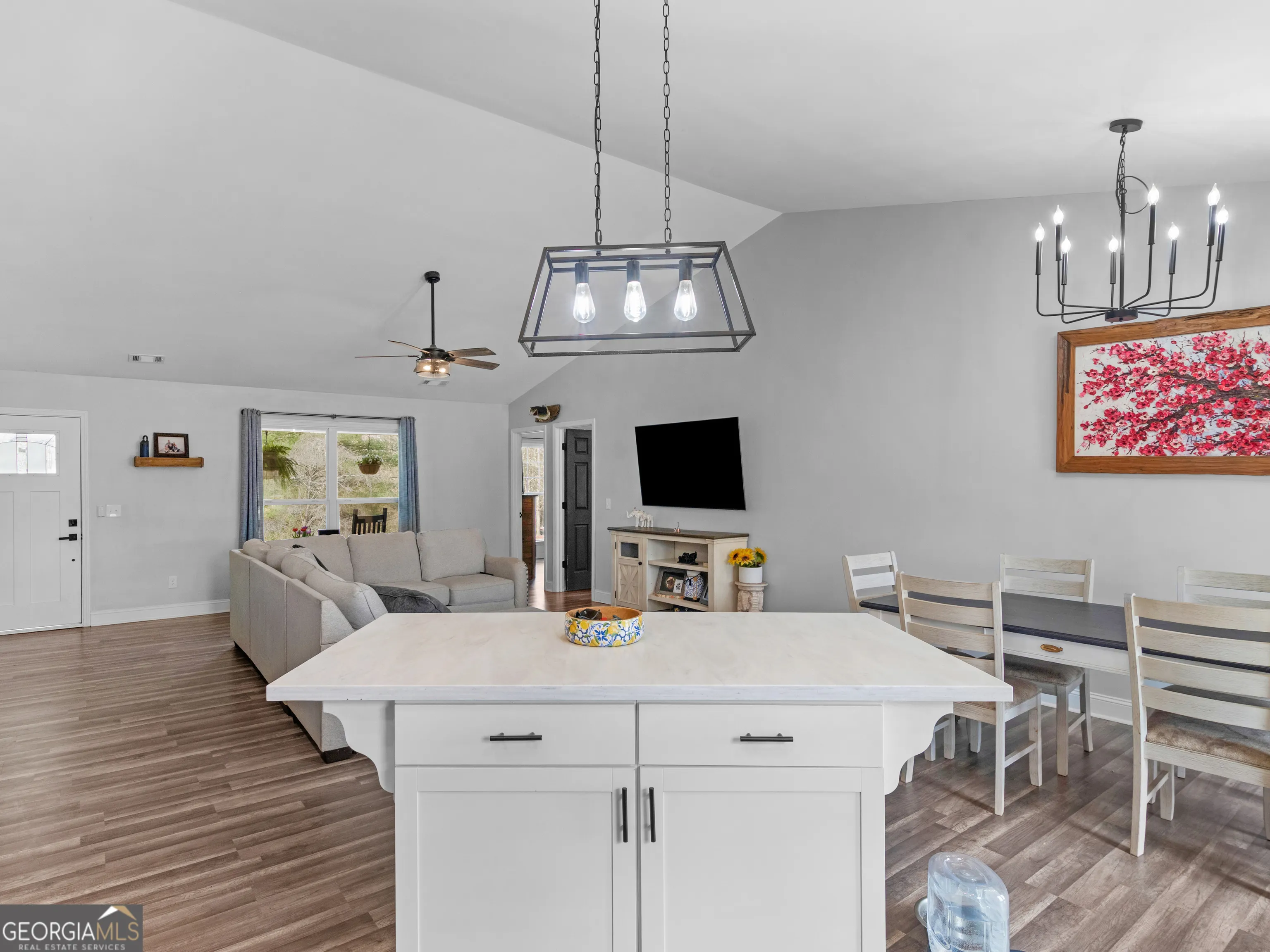 215 Almon Ave — photo 43 of 44