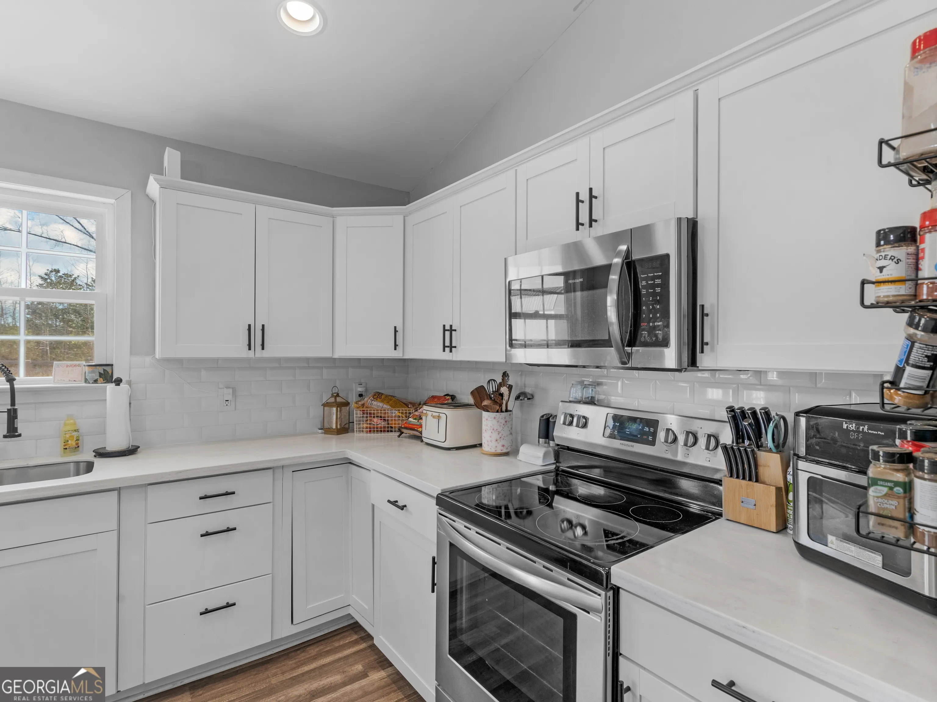 215 Almon Ave — photo 42 of 44
