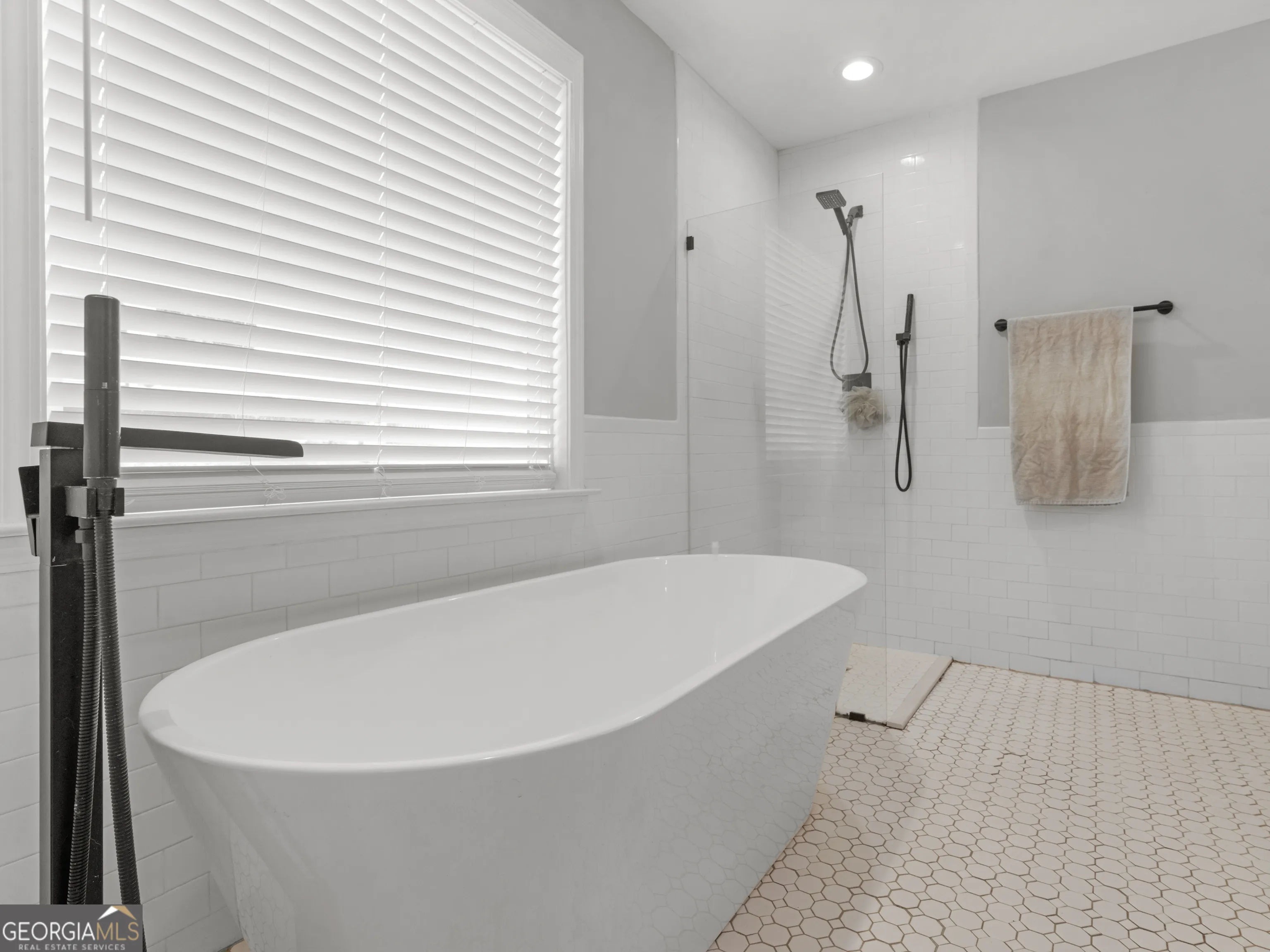 215 Almon Ave — photo 20 of 44