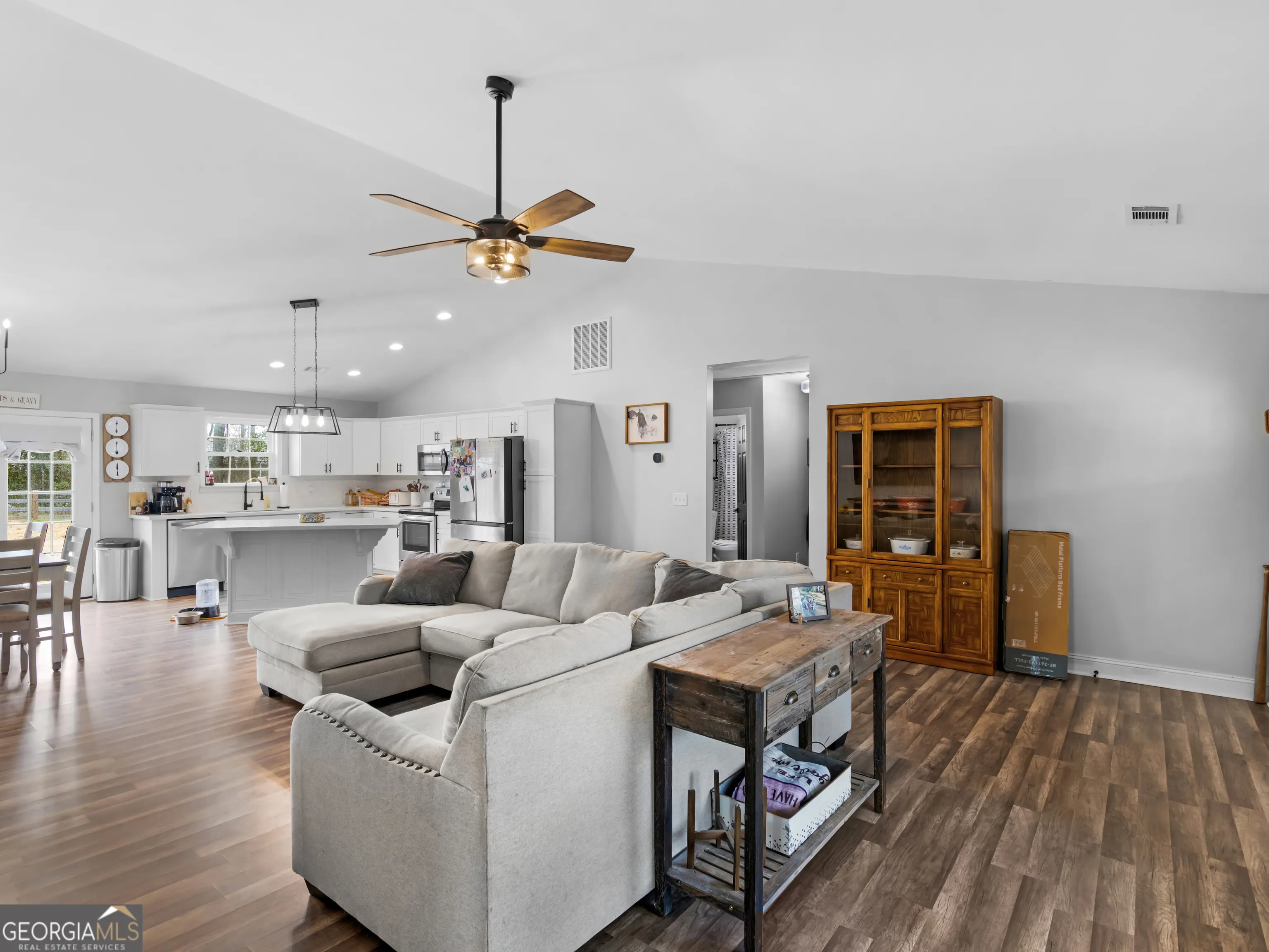 215 Almon Ave — photo 36 of 44