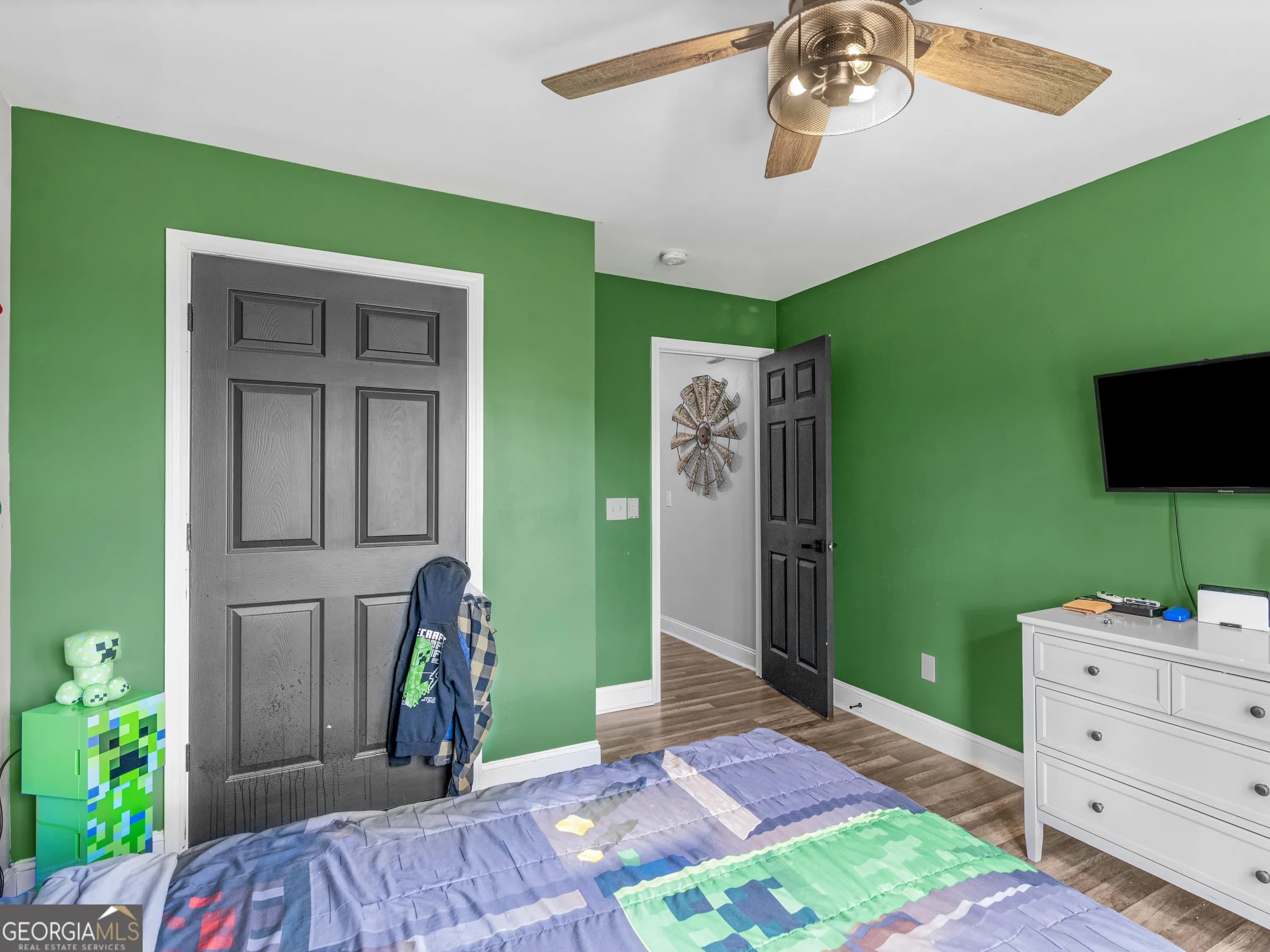 215 Almon Ave — photo 11 of 44