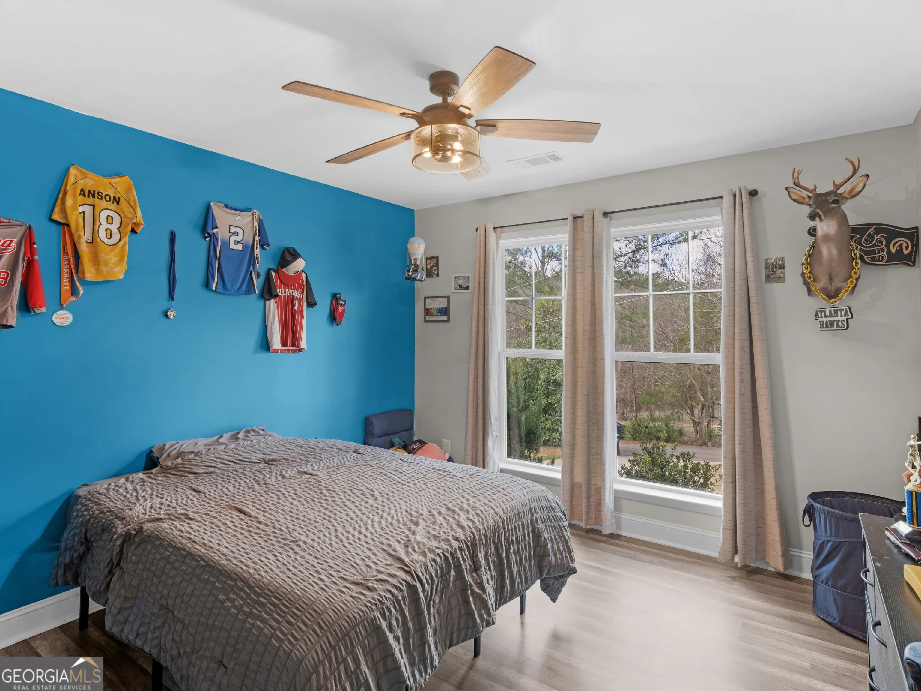 215 Almon Ave — photo 4 of 44