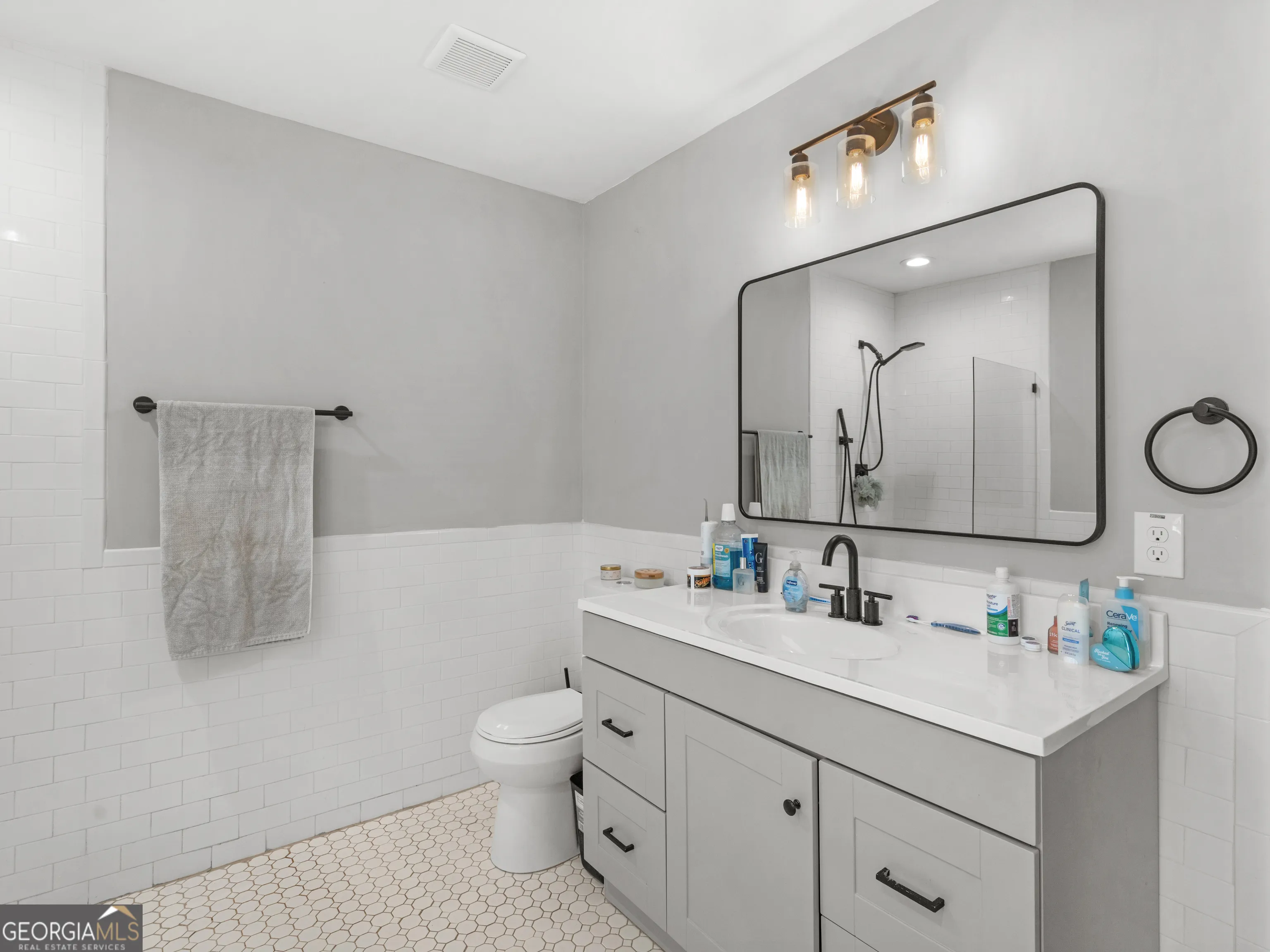 215 Almon Ave — photo 21 of 44