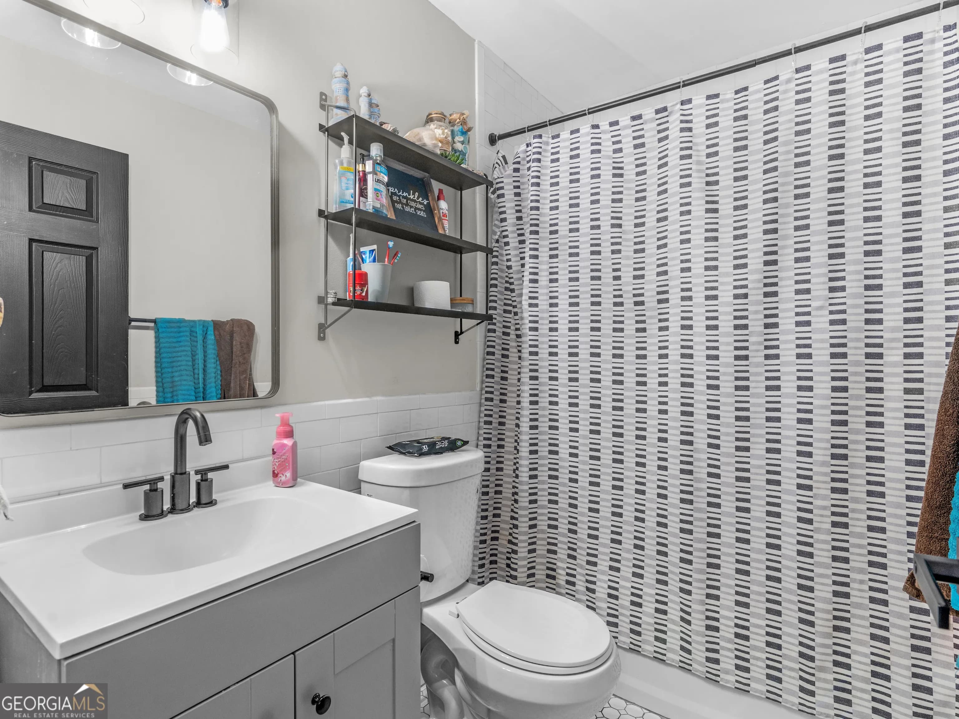 215 Almon Ave — photo 8 of 44