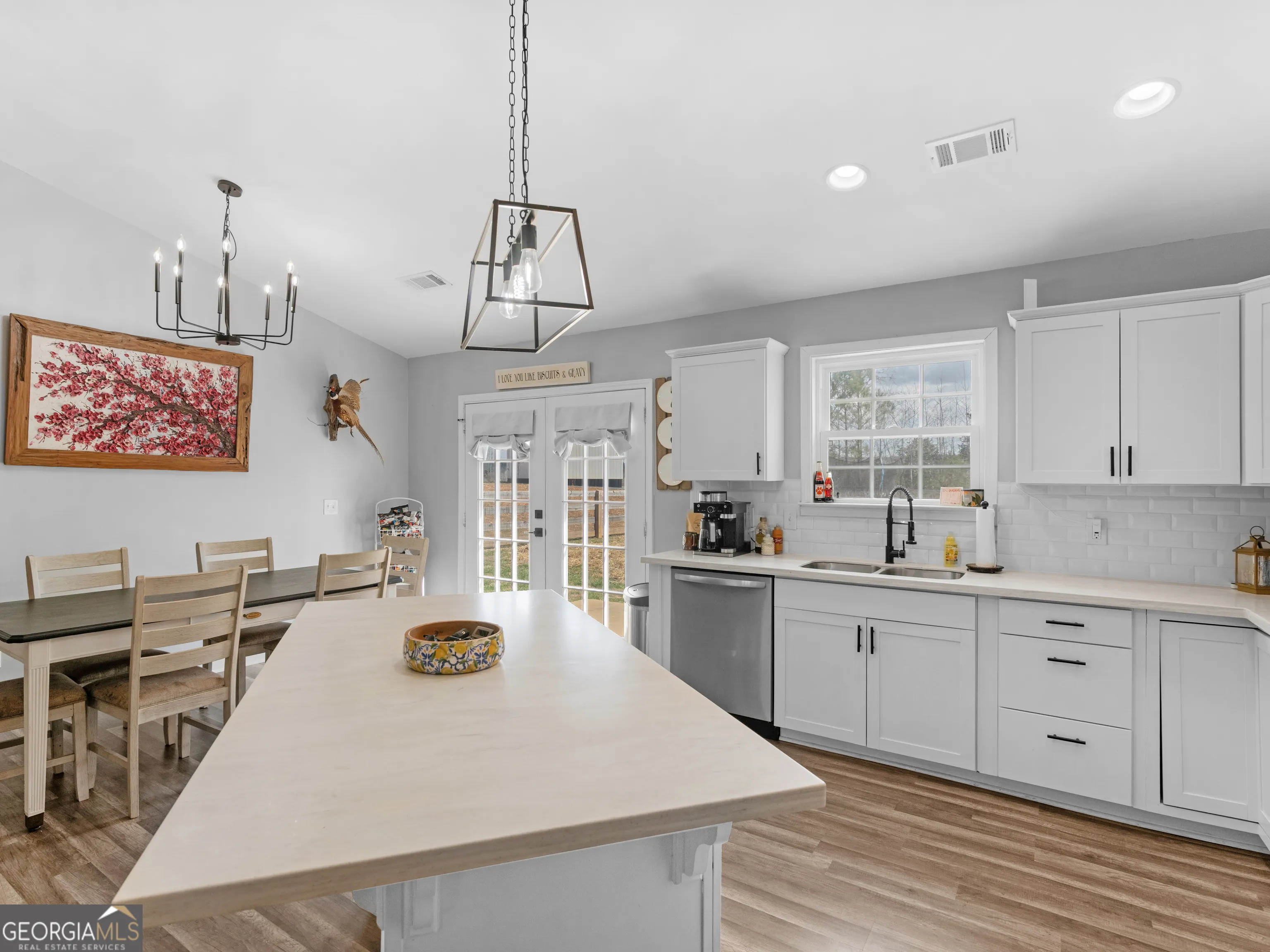 215 Almon Ave — photo 41 of 44