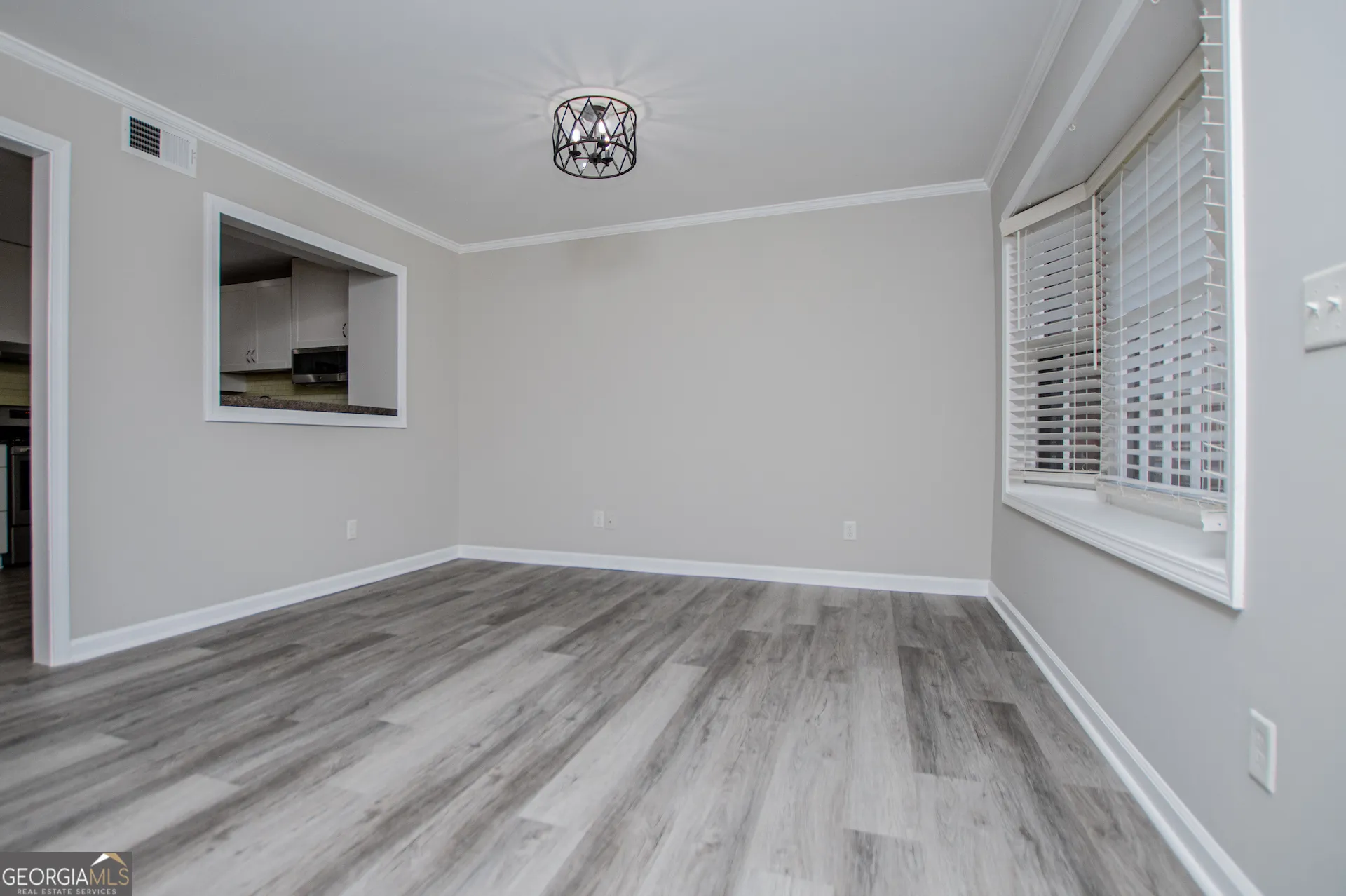 541 N White St — photo 3 of 70
