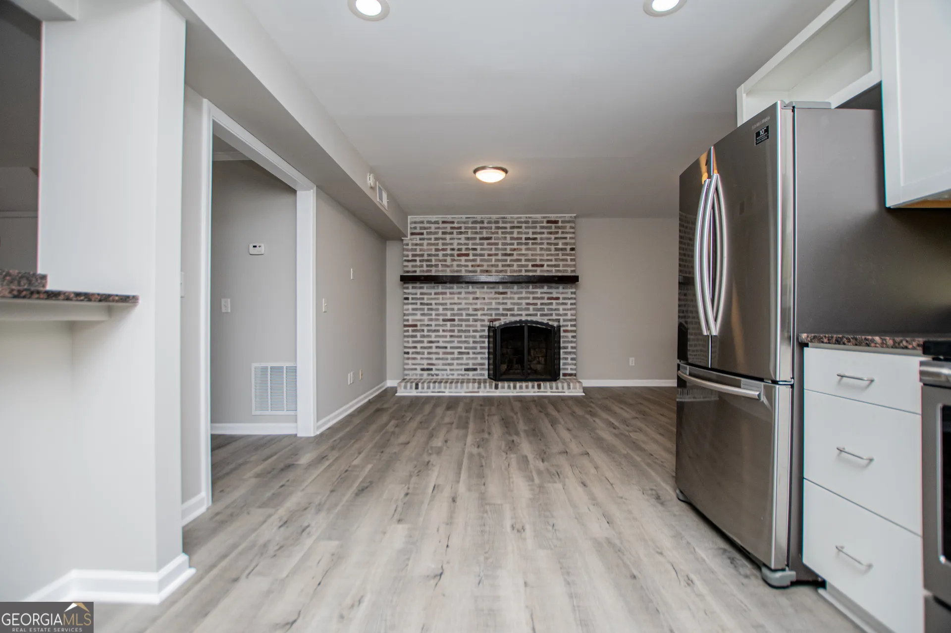 541 N White St — photo 14 of 70