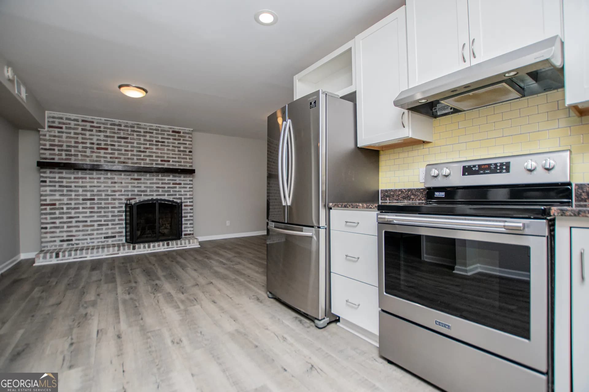 541 N White St — photo 11 of 70