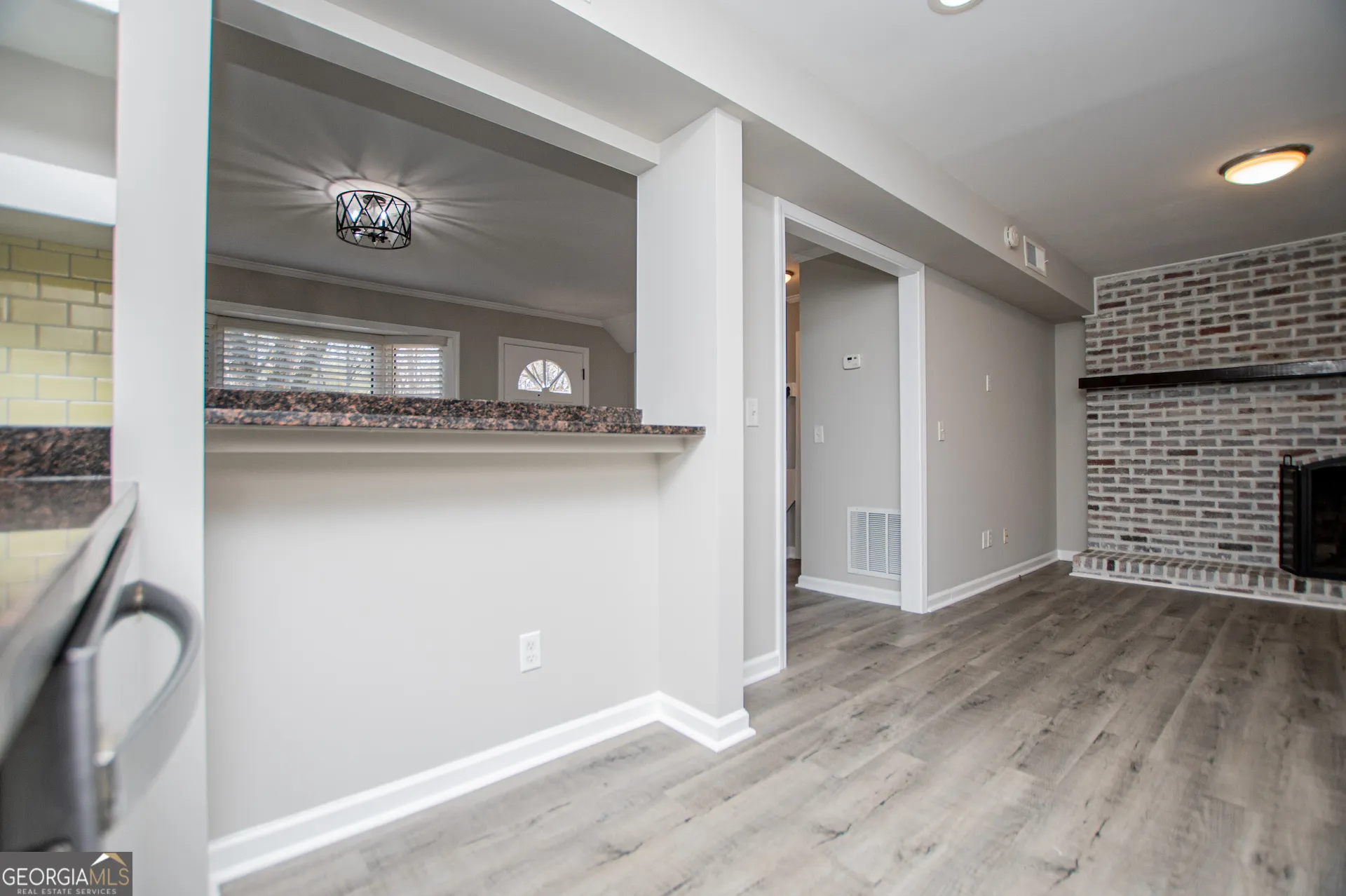 541 N White St — photo 7 of 70