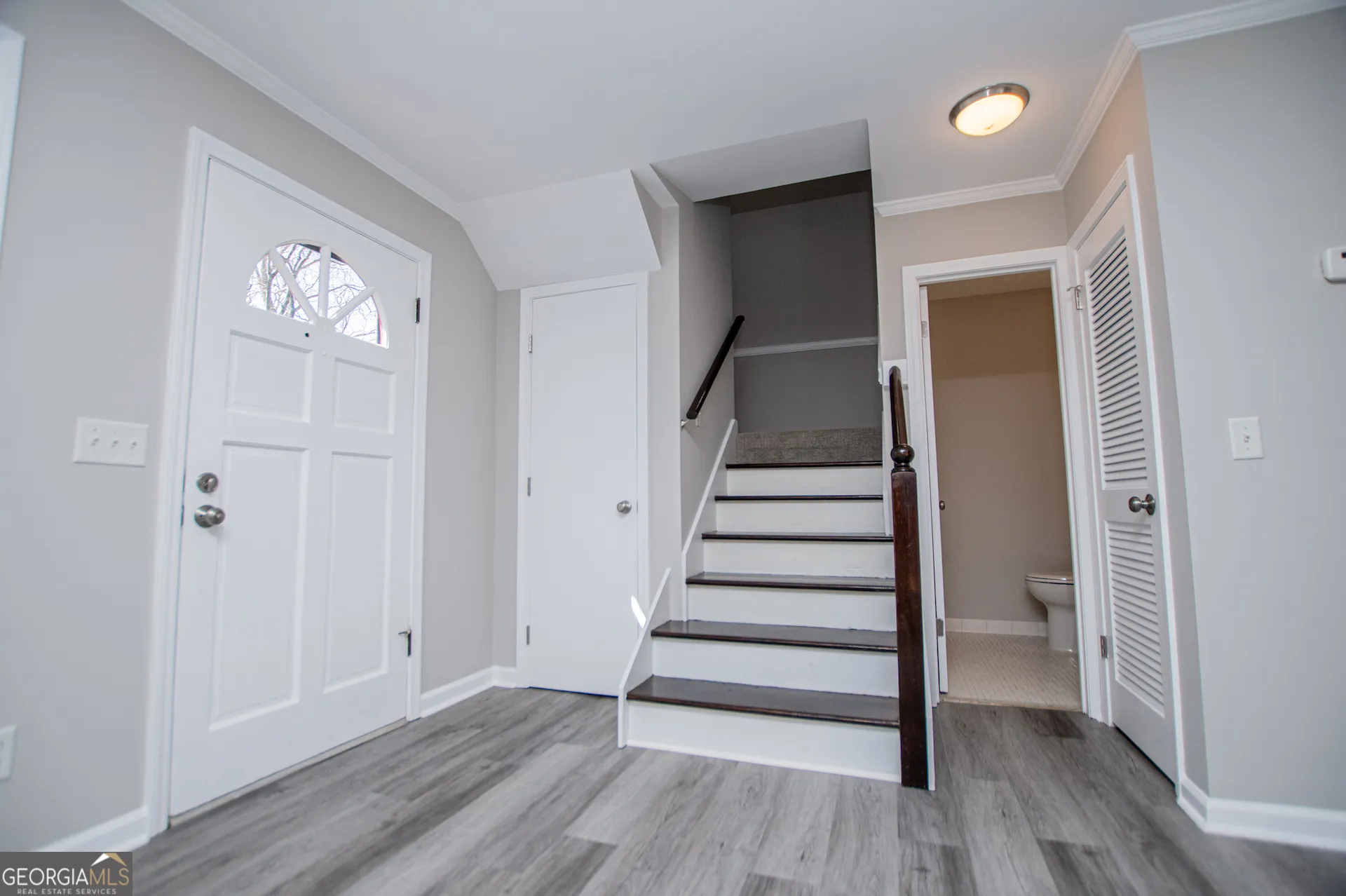541 N White St — photo 4 of 70