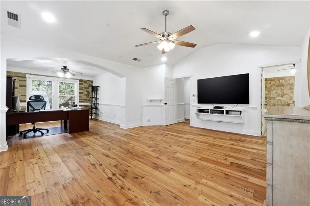 7108 Roselake Cir — photo 18 of 70