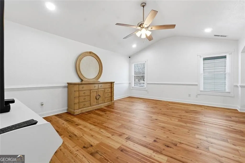 7108 Roselake Cir — photo 17 of 70