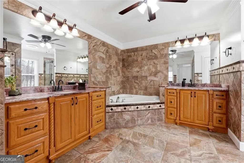 7108 Roselake Cir — photo 20 of 70