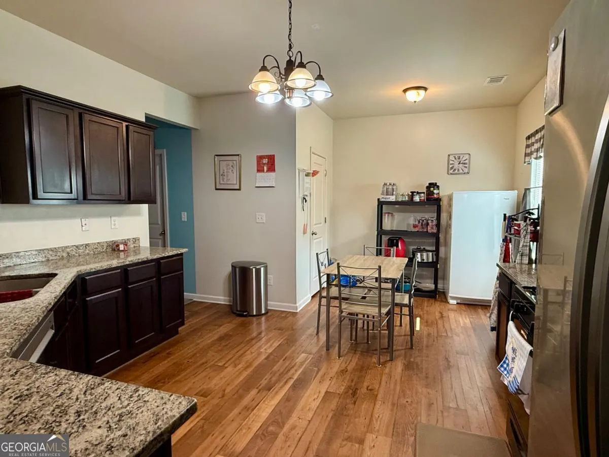 653 Scotland Dr — photo 8 of 51