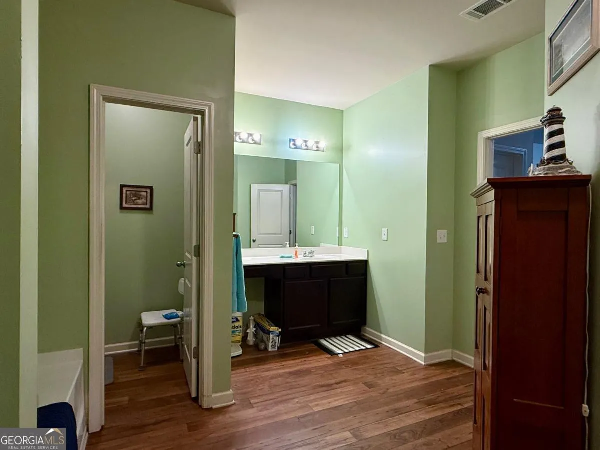 653 Scotland Dr — photo 18 of 51