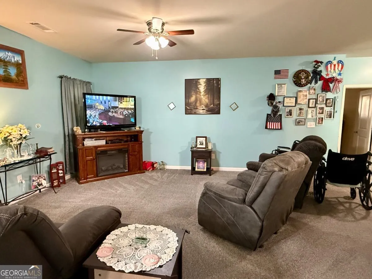 653 Scotland Dr — photo 3 of 51