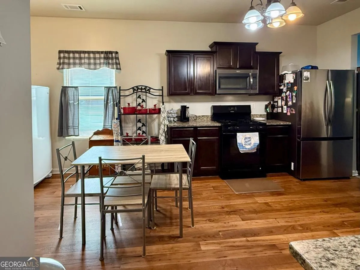 653 Scotland Dr — photo 9 of 51