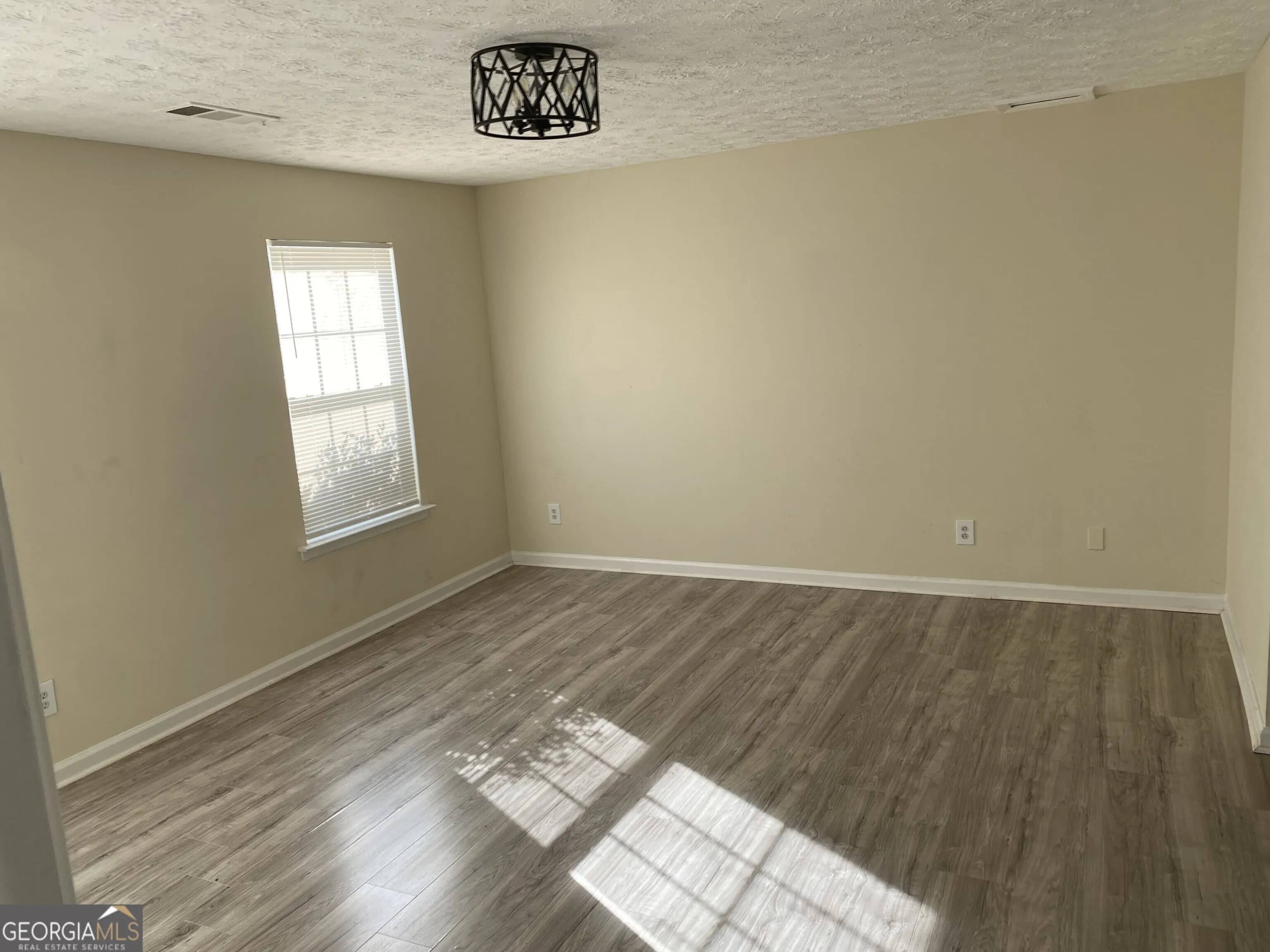 280 Bridgestone Ln — photo 7 of 10