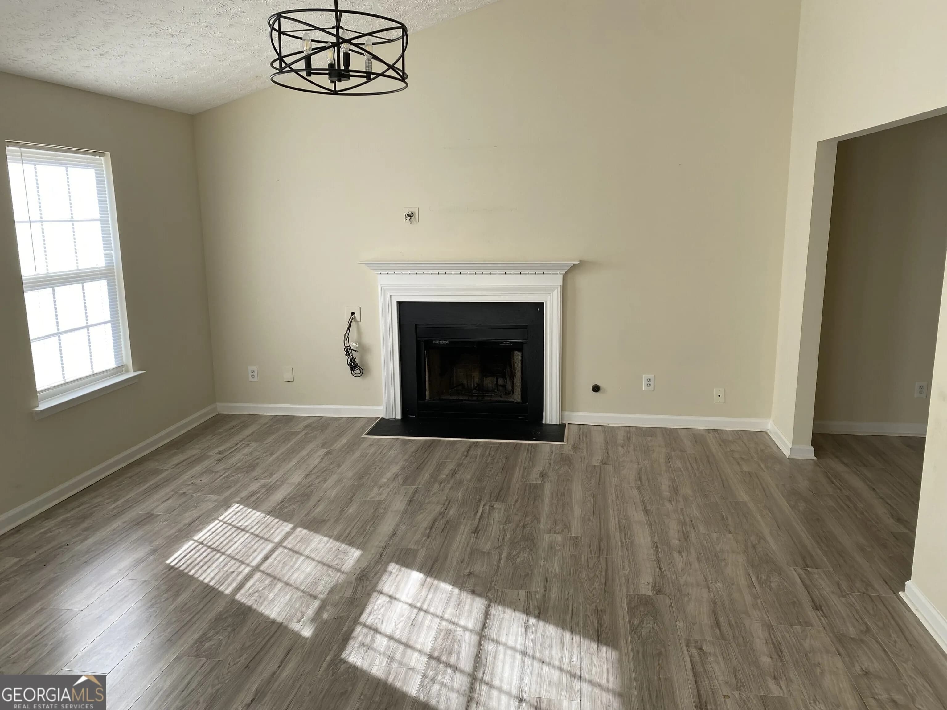 280 Bridgestone Ln — photo 3 of 10