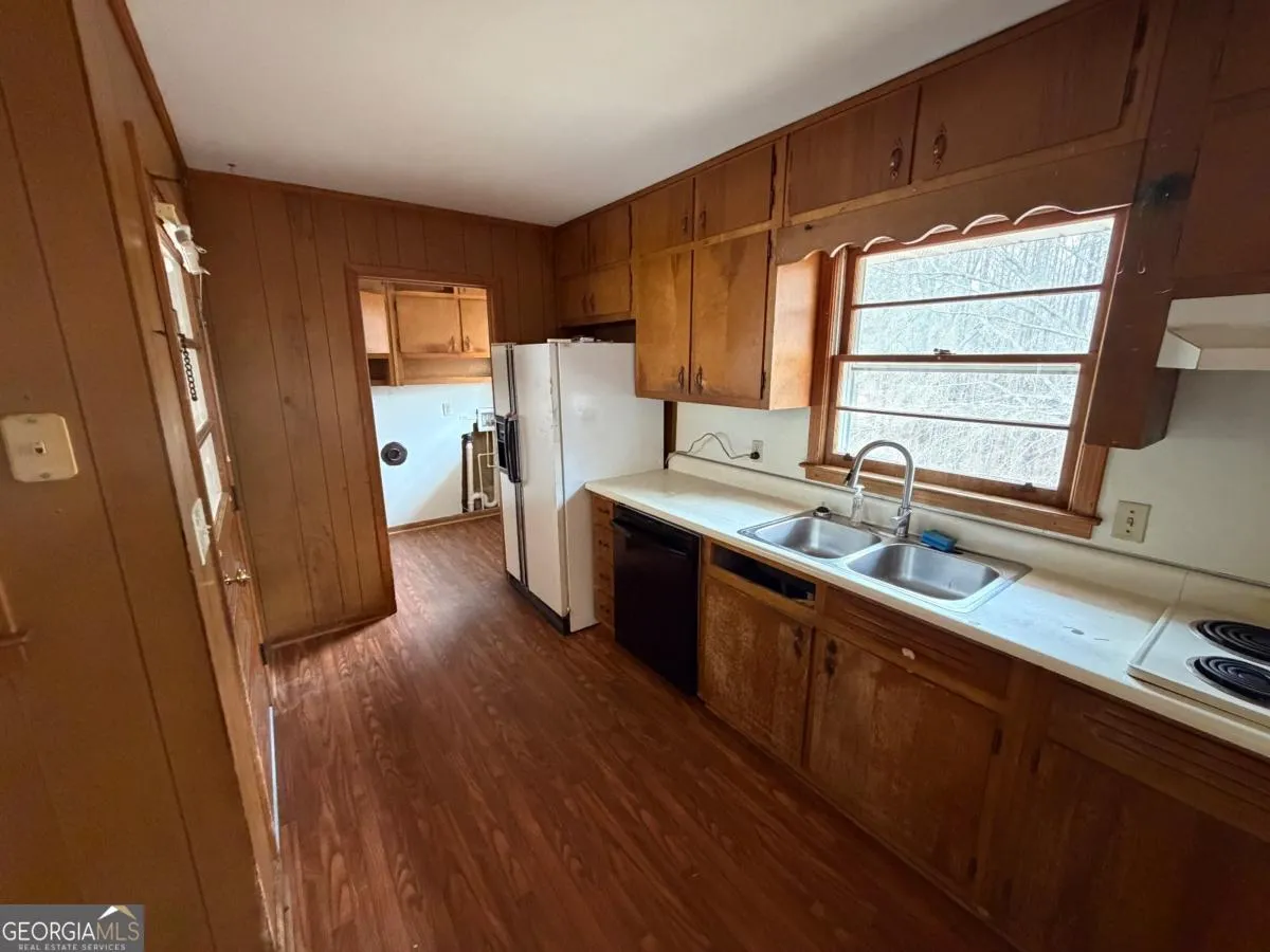 363 Lane Rd — photo 16 of 39