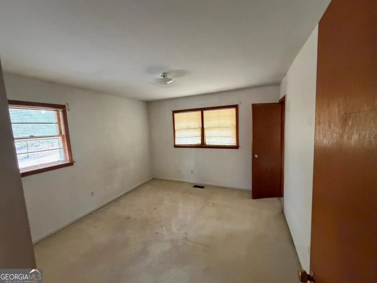 363 Lane Rd — photo 10 of 39