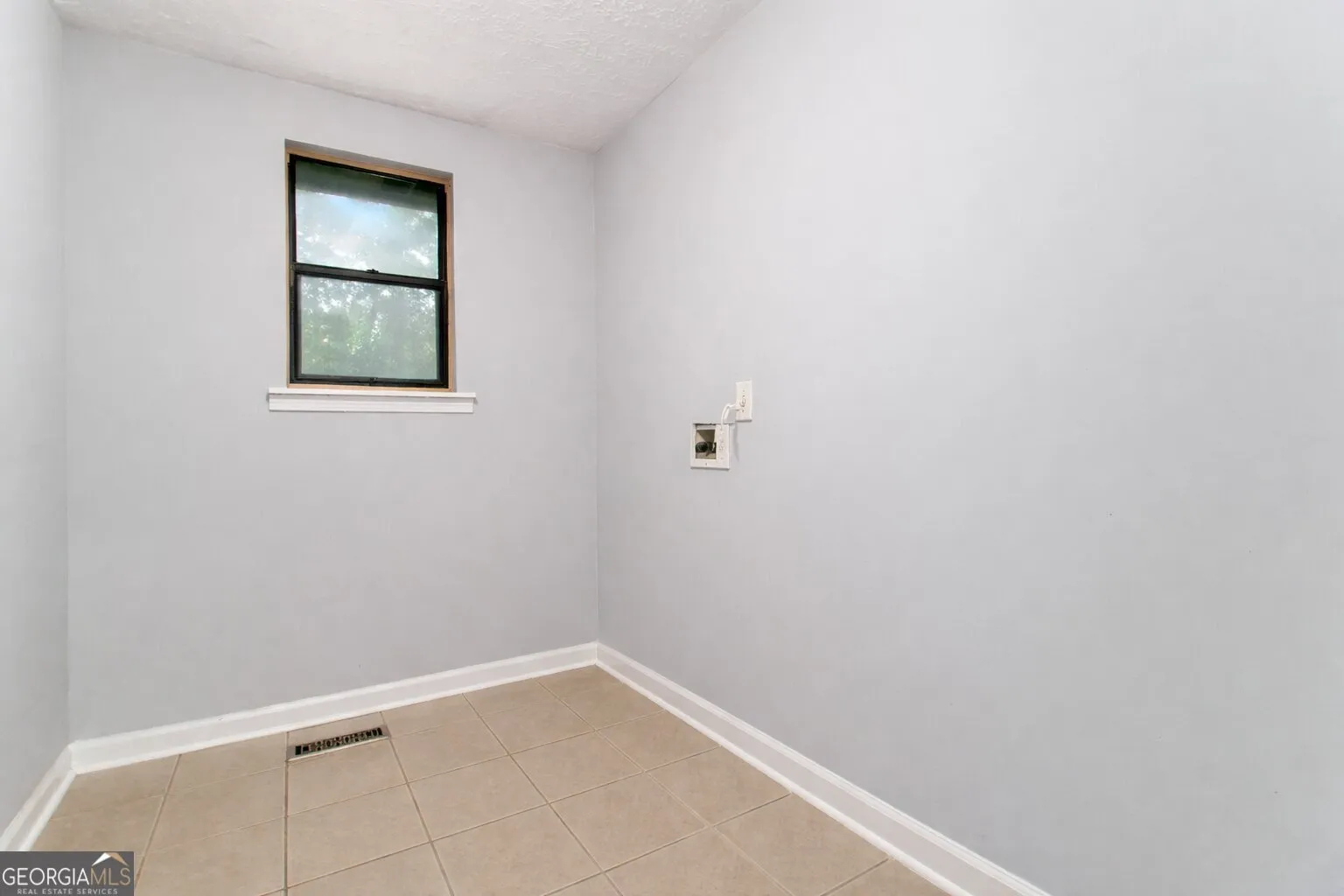 4025 N Quail Dr — photo 11 of 39