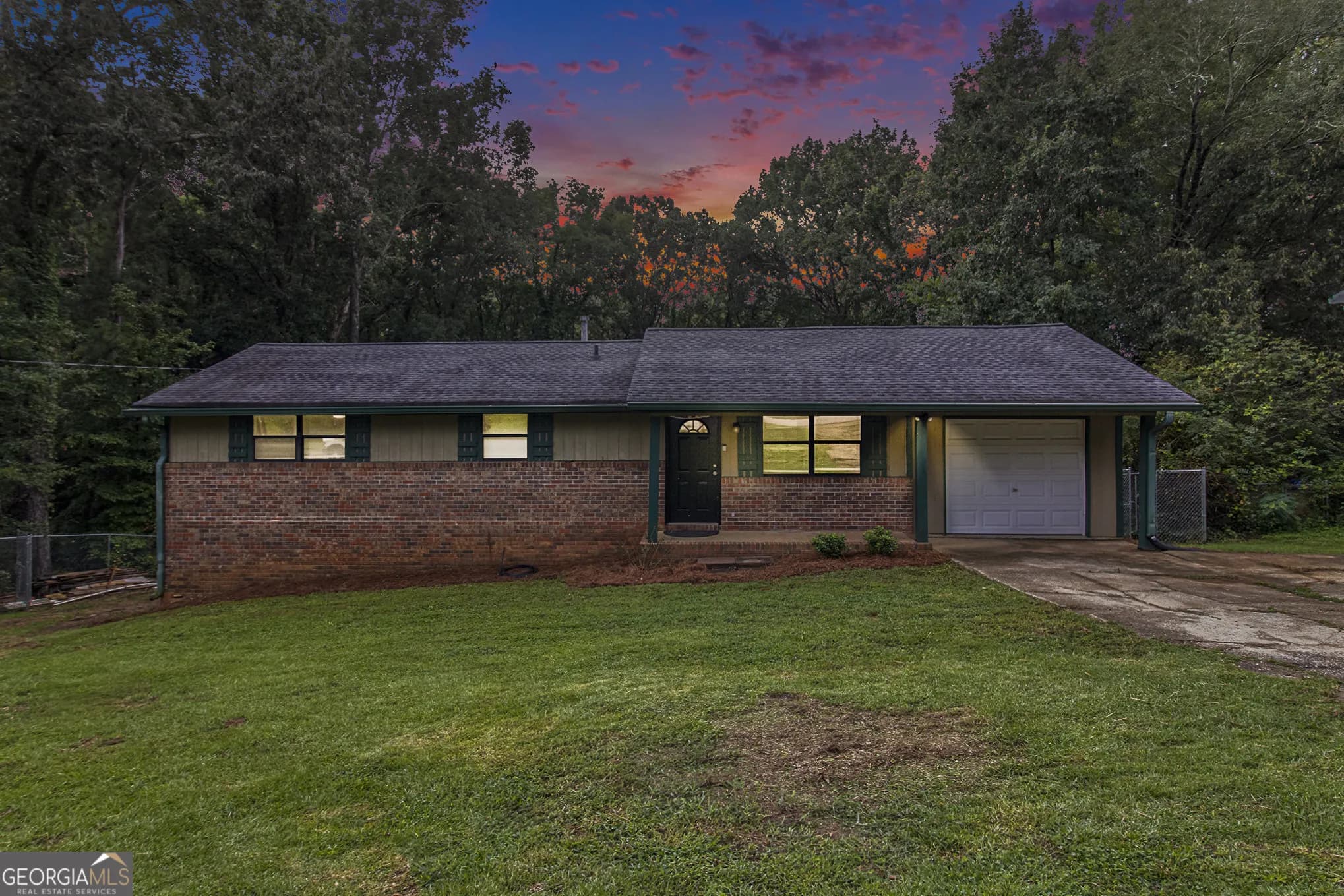 4025 N Quail Dr, Douglasville
