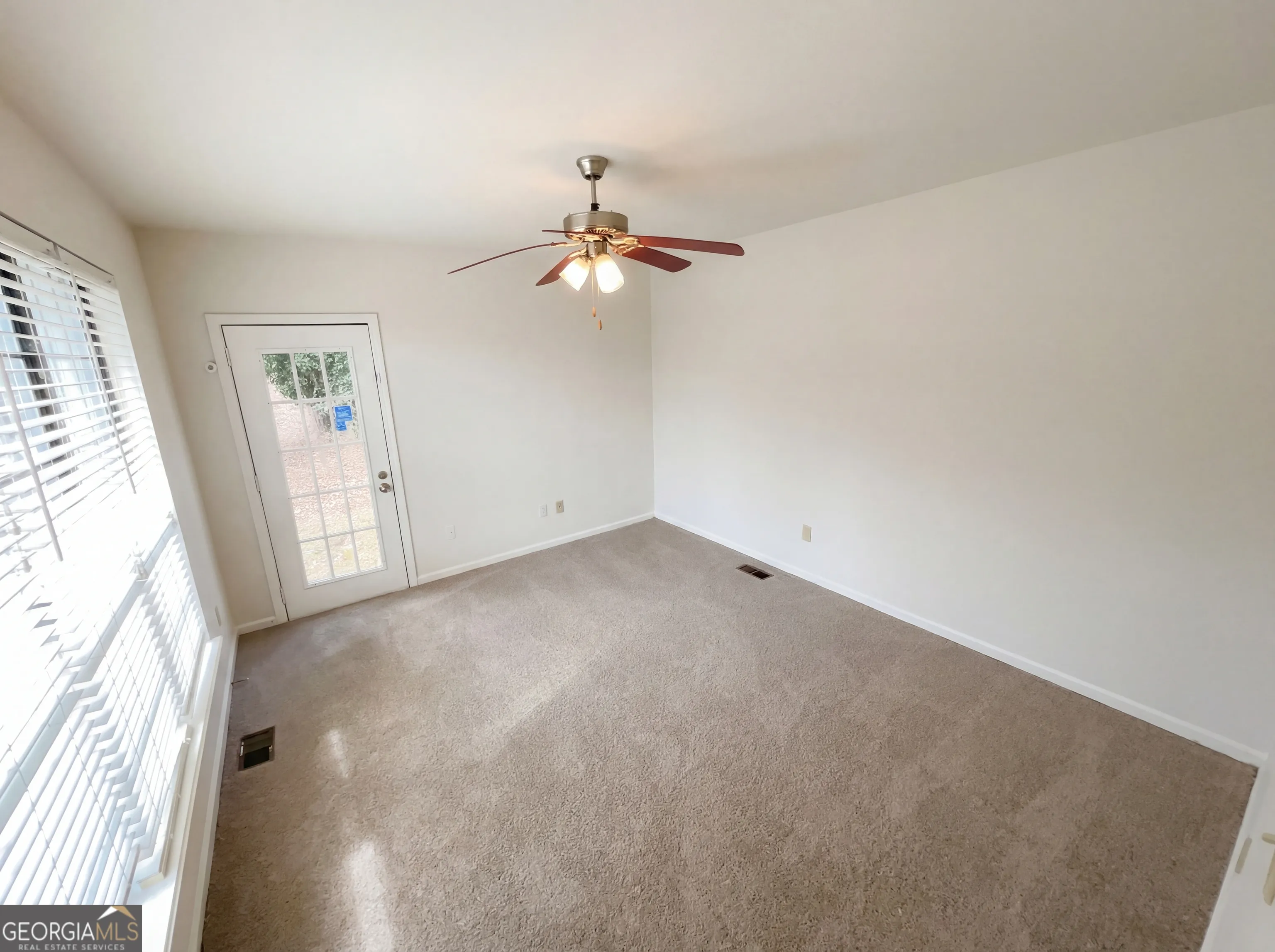 3181 Cedardale Dr — photo 3 of 19