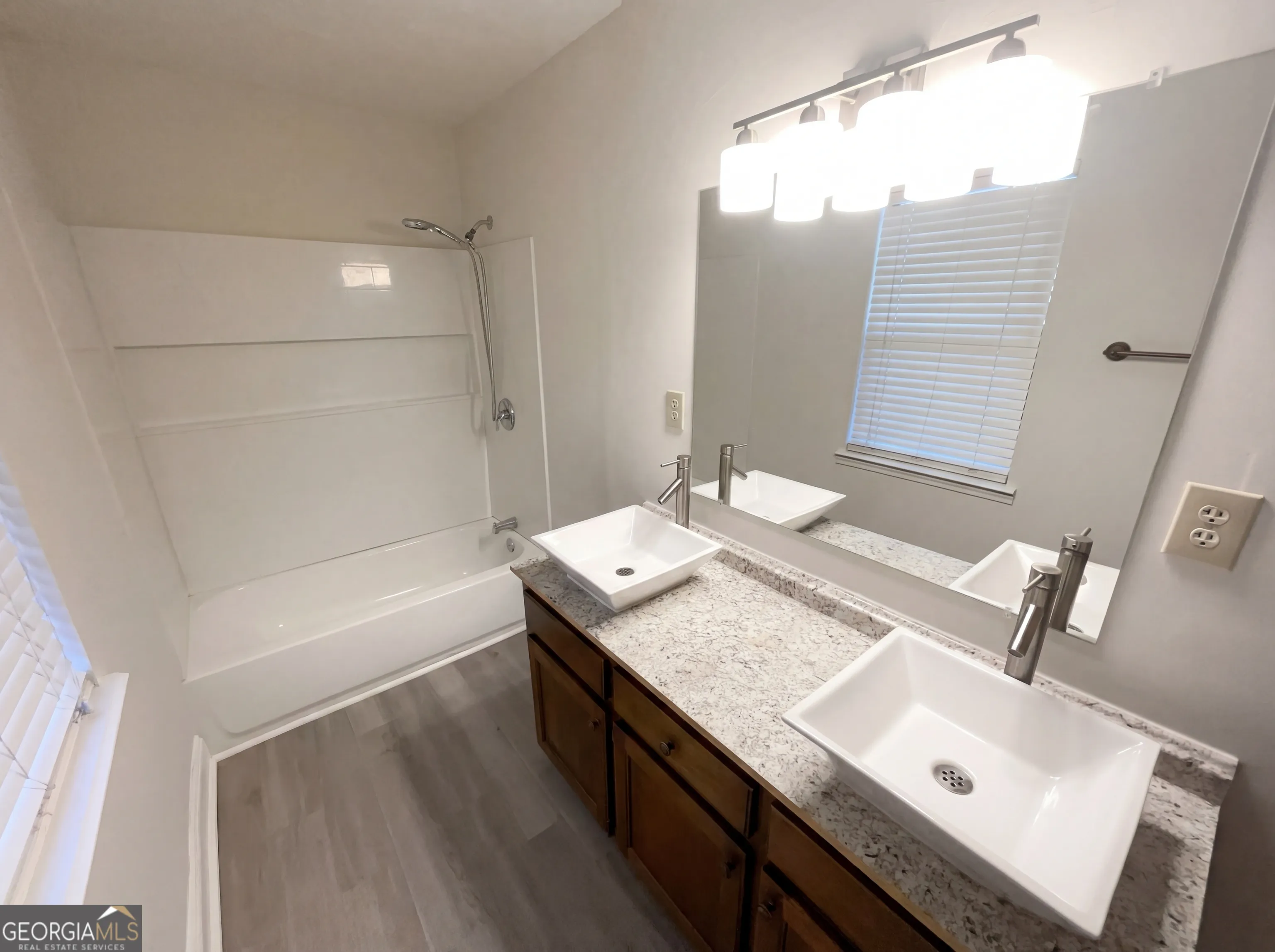 3181 Cedardale Dr — photo 6 of 19