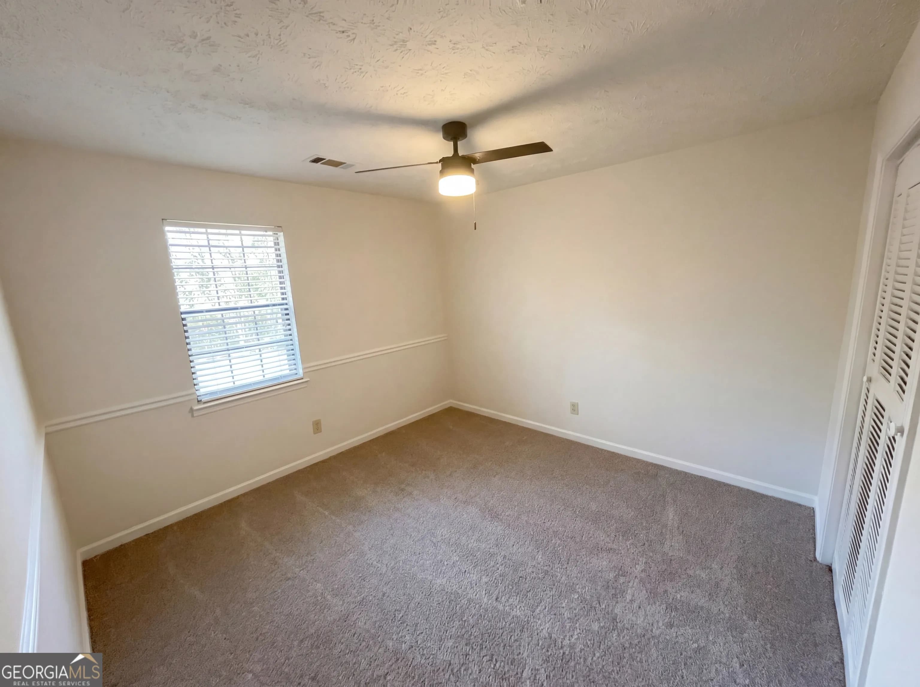 3181 Cedardale Dr — photo 9 of 19