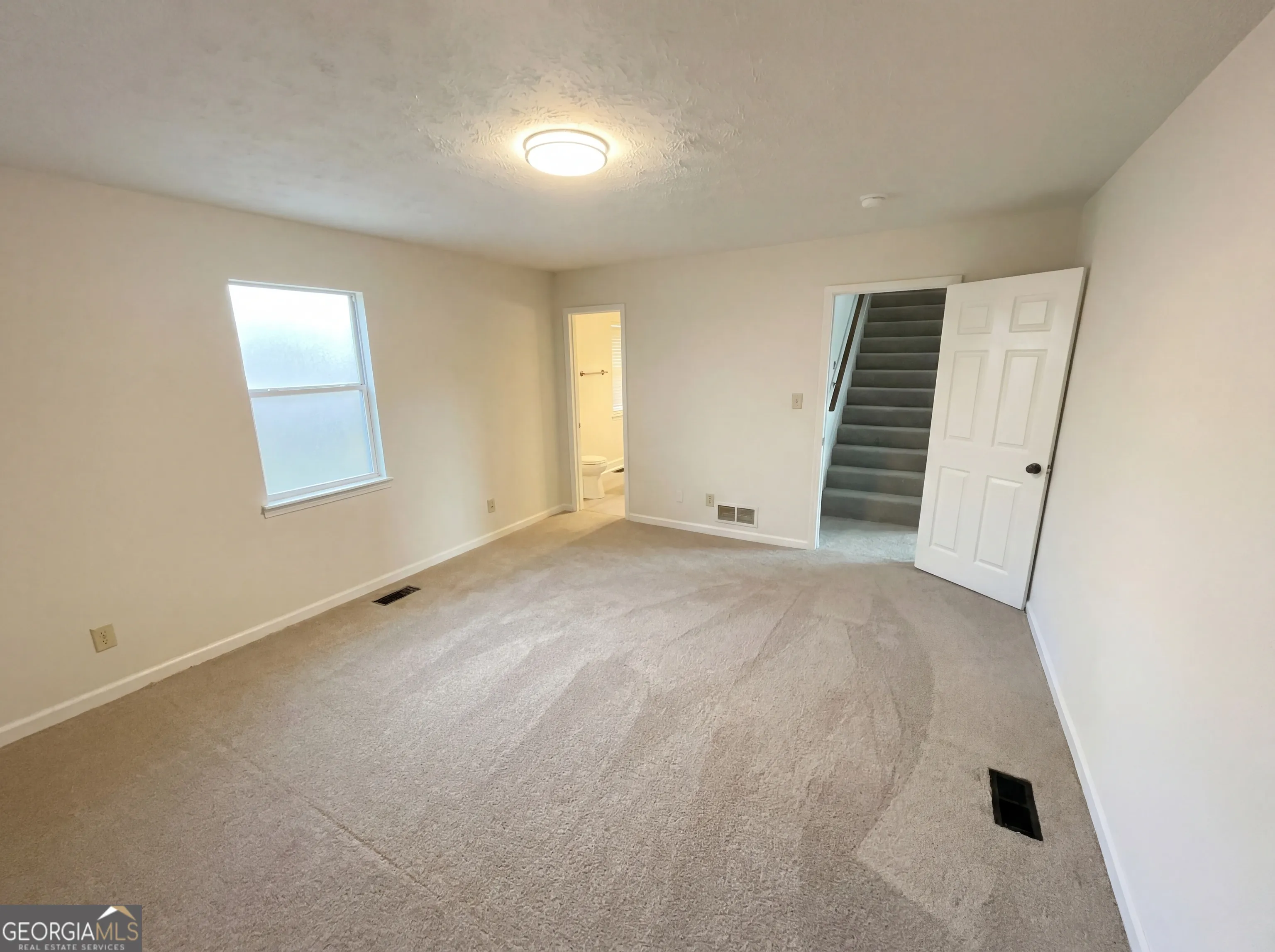 3181 Cedardale Dr — photo 13 of 19