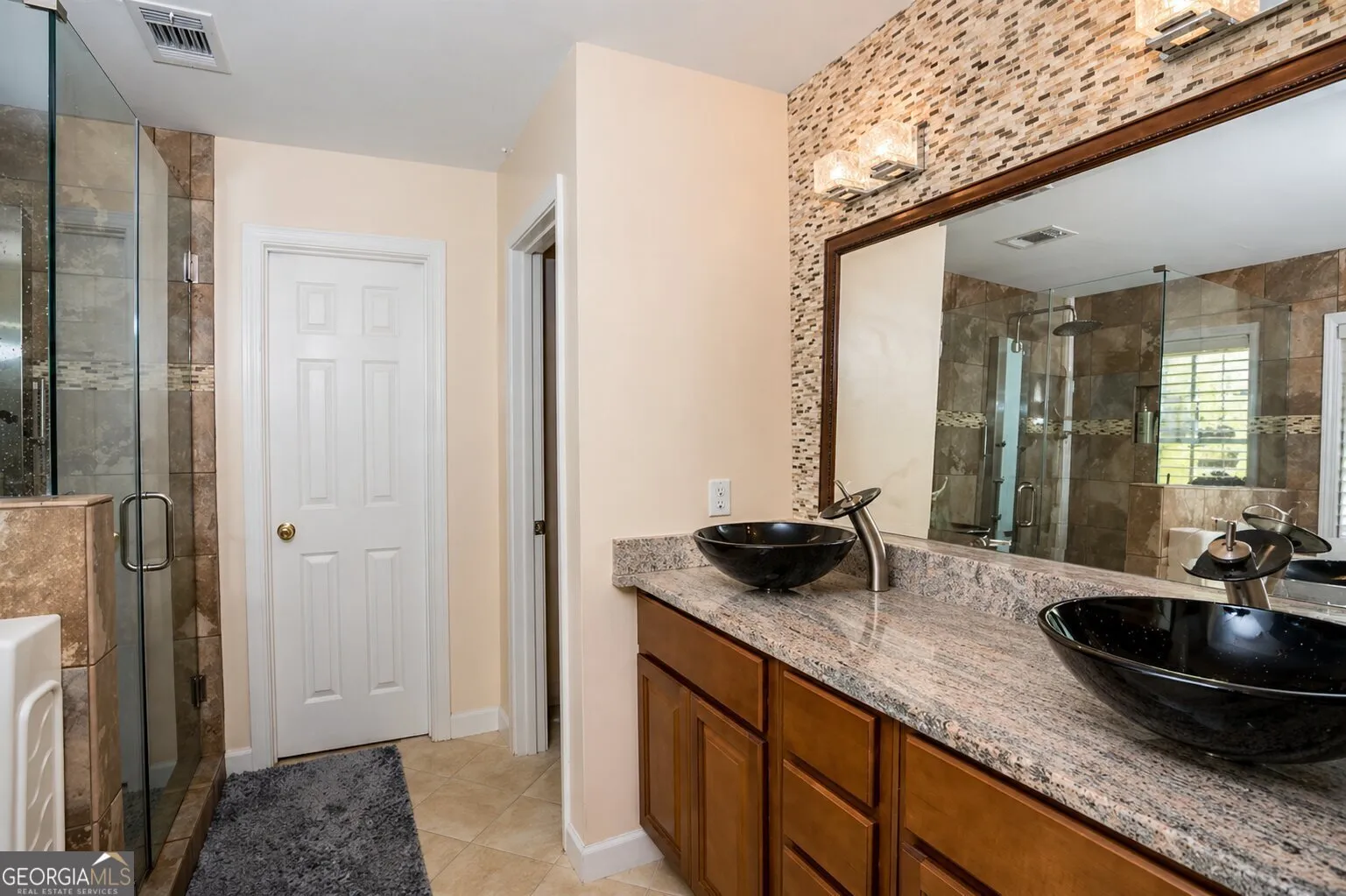 5160 Lakeview Pkwy — photo 3 of 40