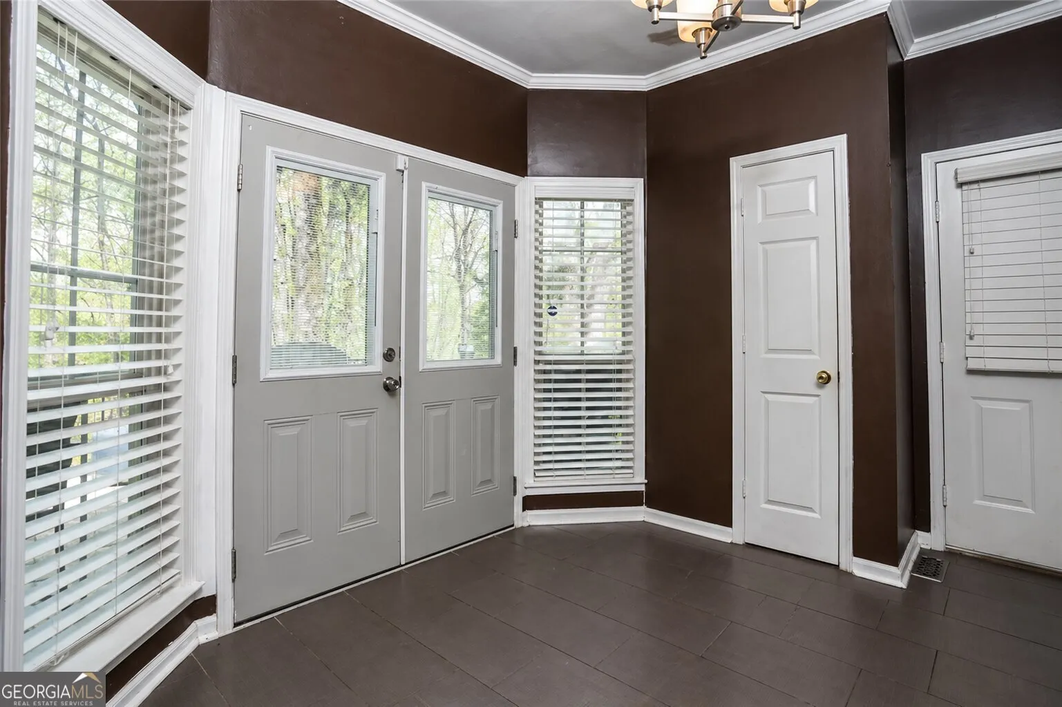 5160 Lakeview Pkwy — photo 37 of 40