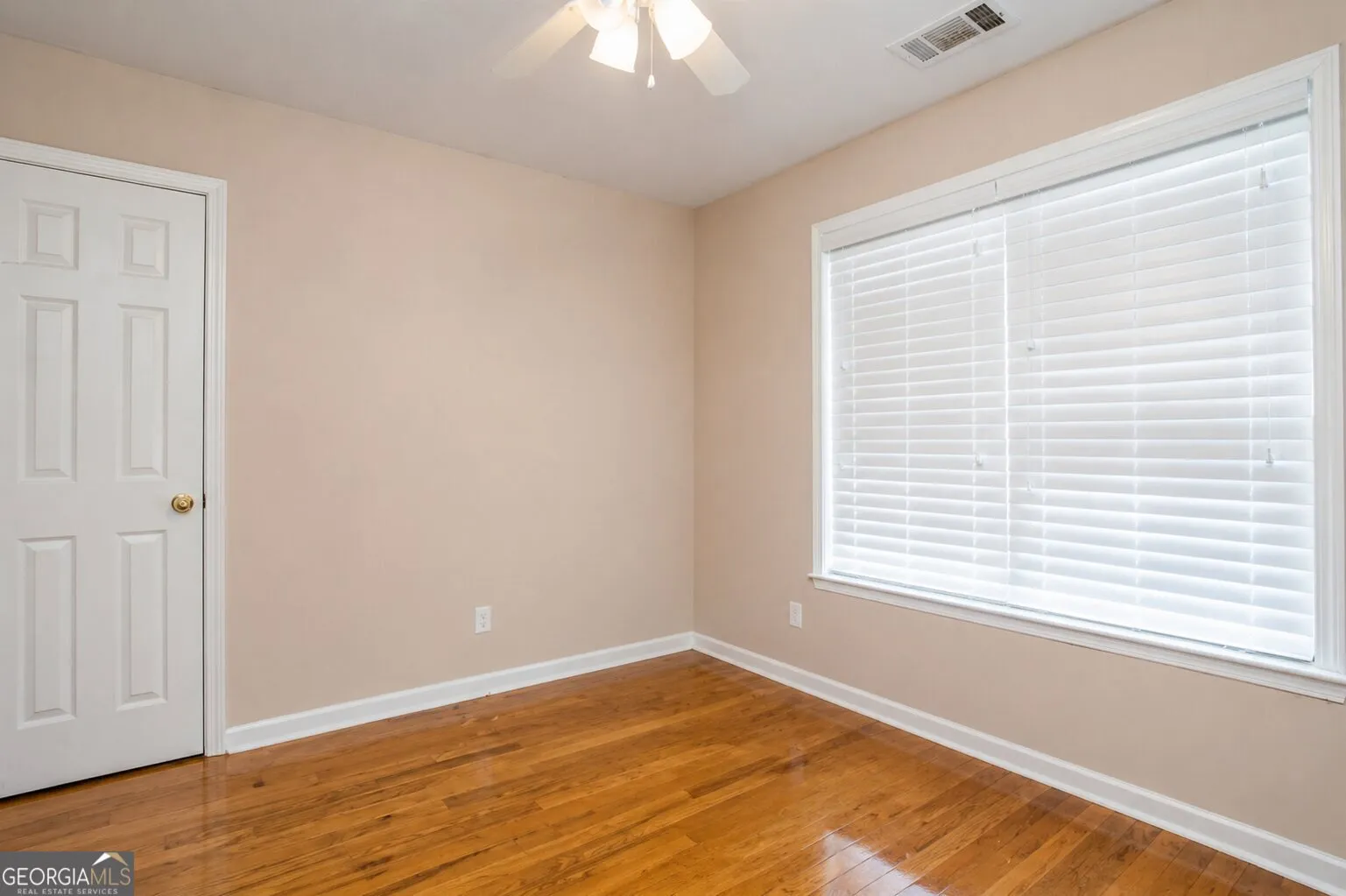 5160 Lakeview Pkwy — photo 7 of 40