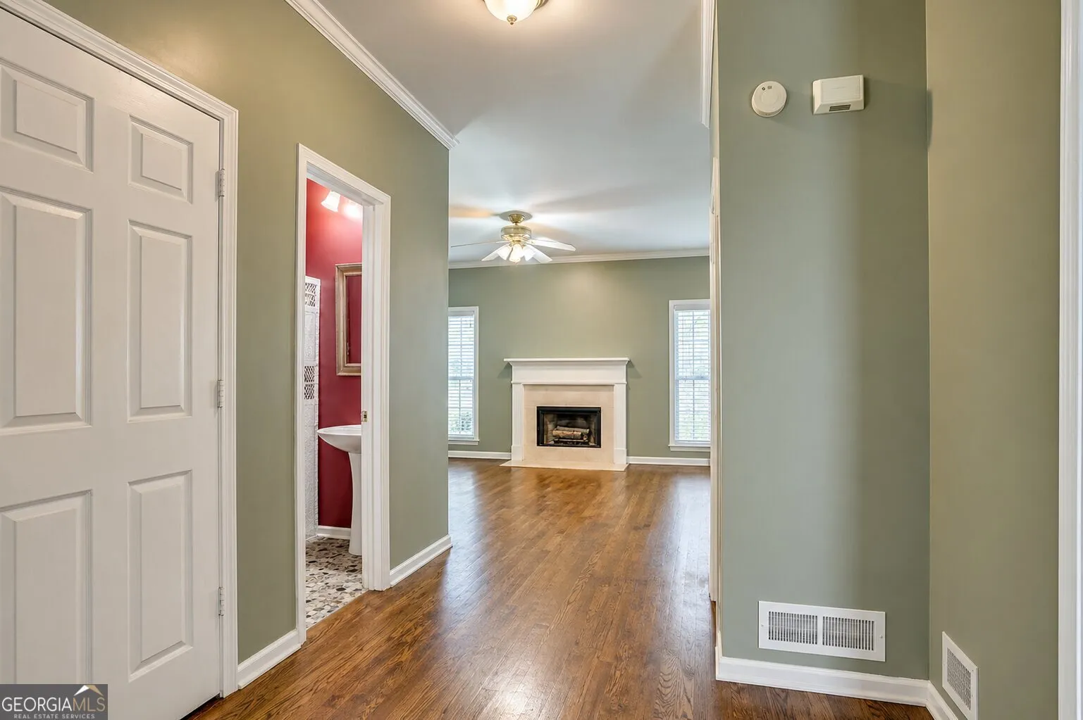 5160 Lakeview Pkwy — photo 2 of 40