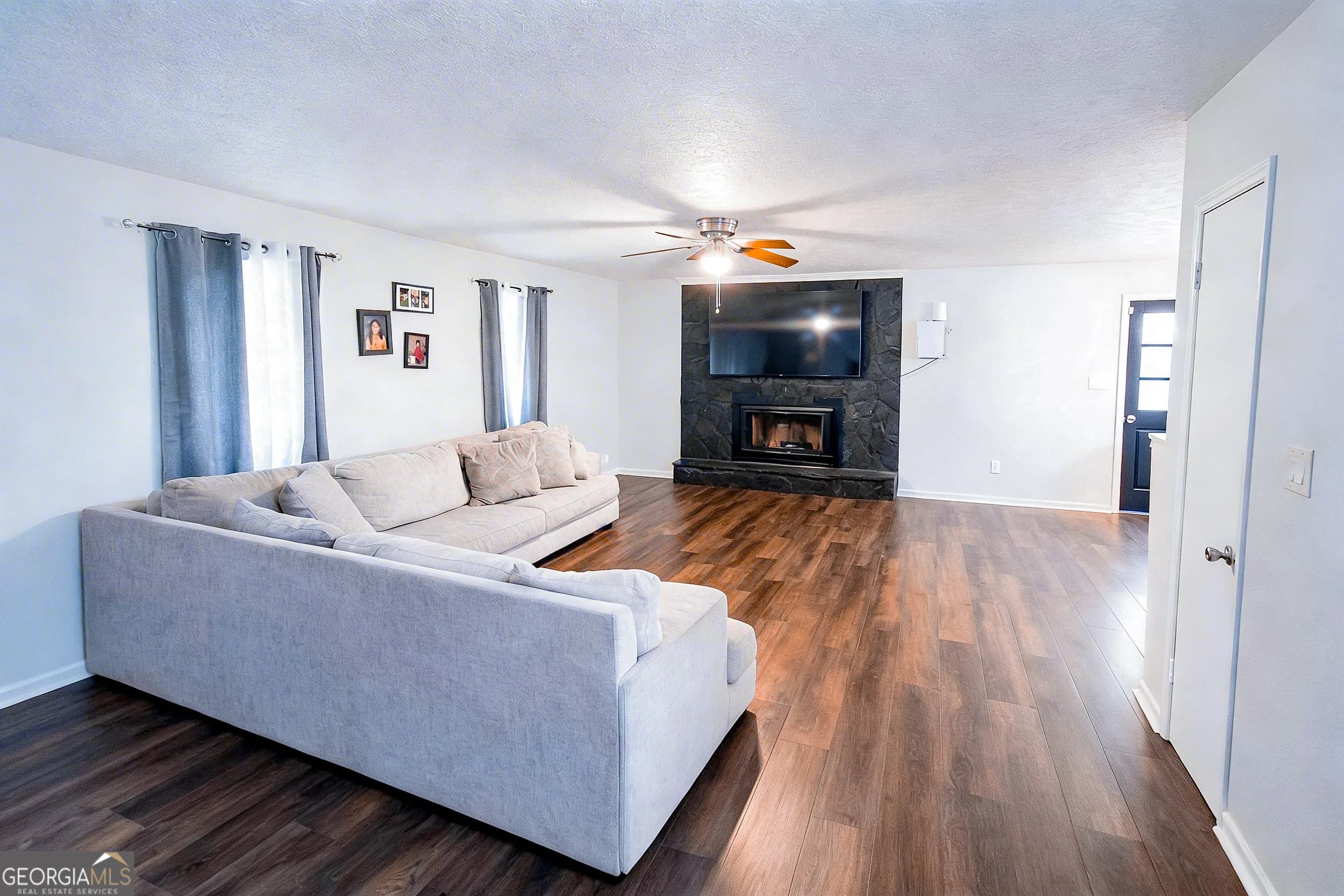 4085 Bent Oak Ct — photo 7 of 39