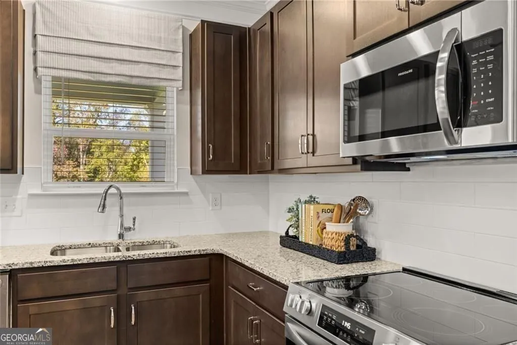 217 Oakmont Dr — photo 3 of 57
