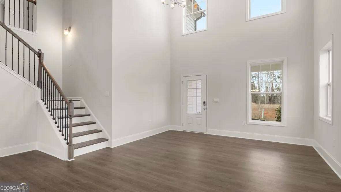179 Parkview Dr — photo 24 of 36