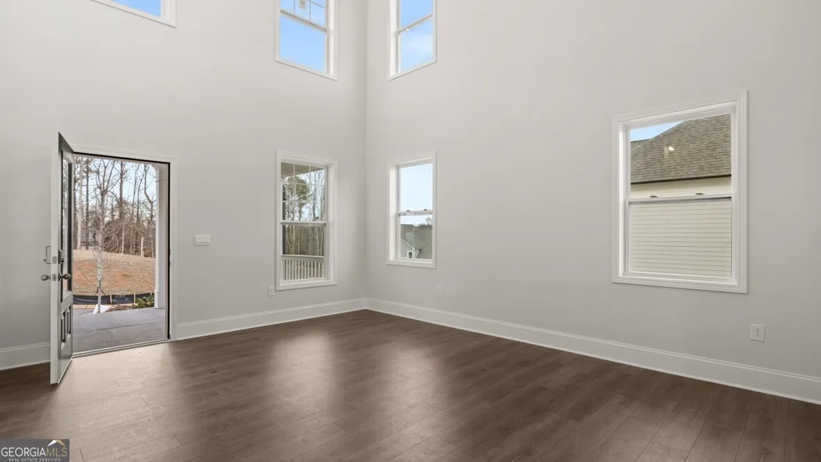 179 Parkview Dr — photo 13 of 36