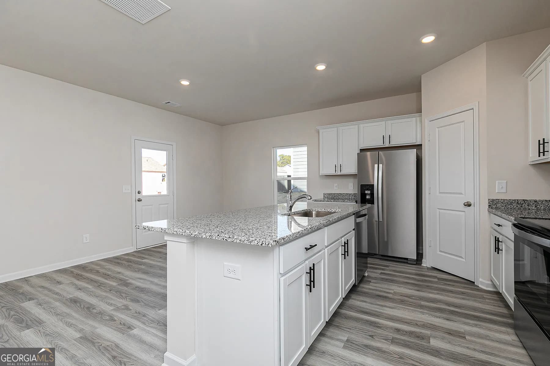 622 Mackenzie Cv — photo 11 of 14