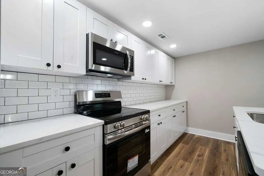 6488 Nebo Rd — photo 8 of 32