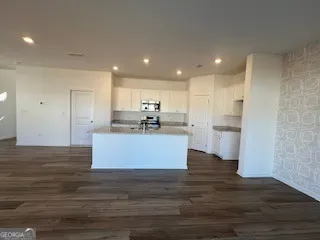 2087 Pecan Dr — photo 3 of 37