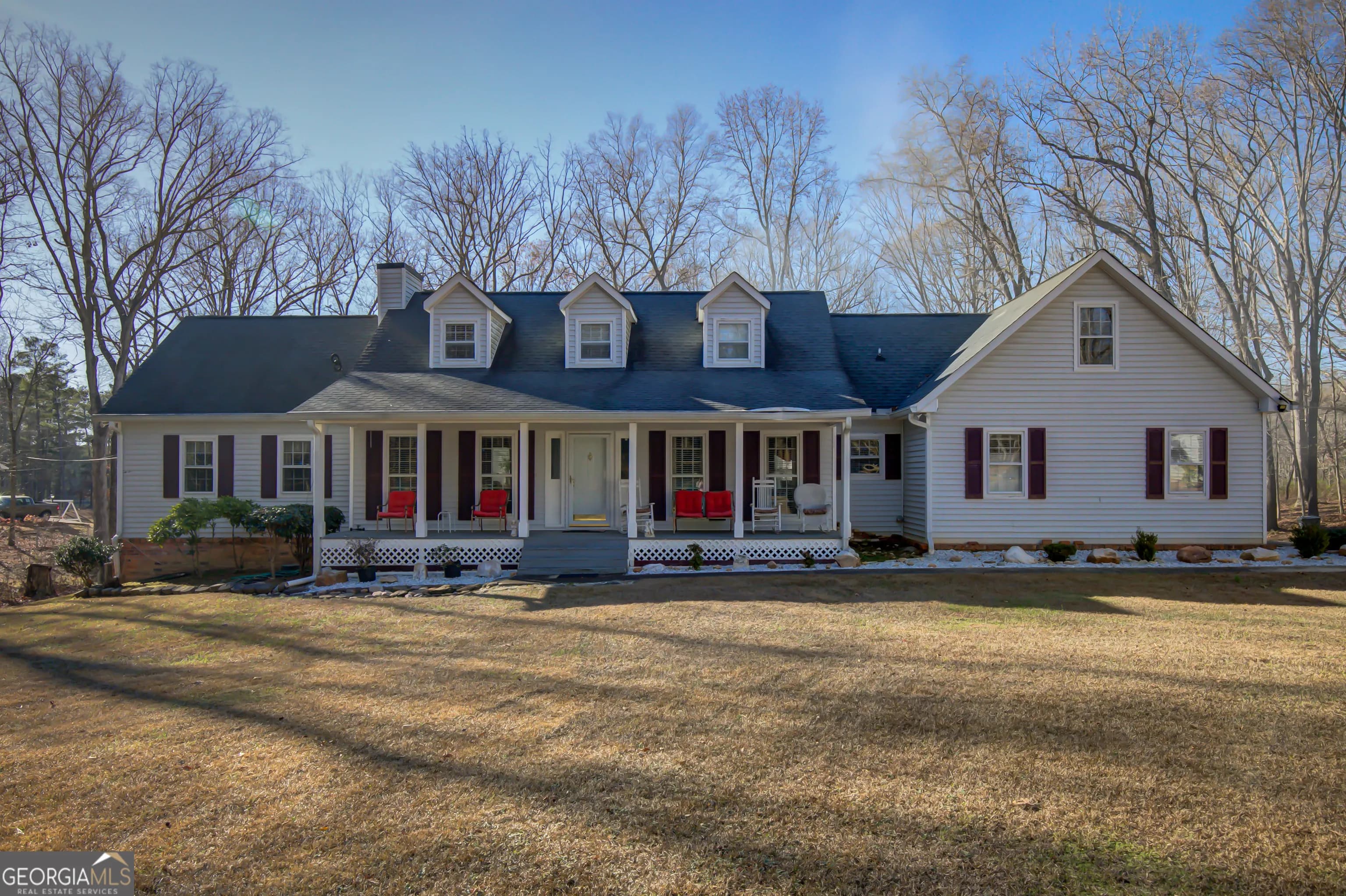 6450 Lake Sara Glen Dr, Douglasville