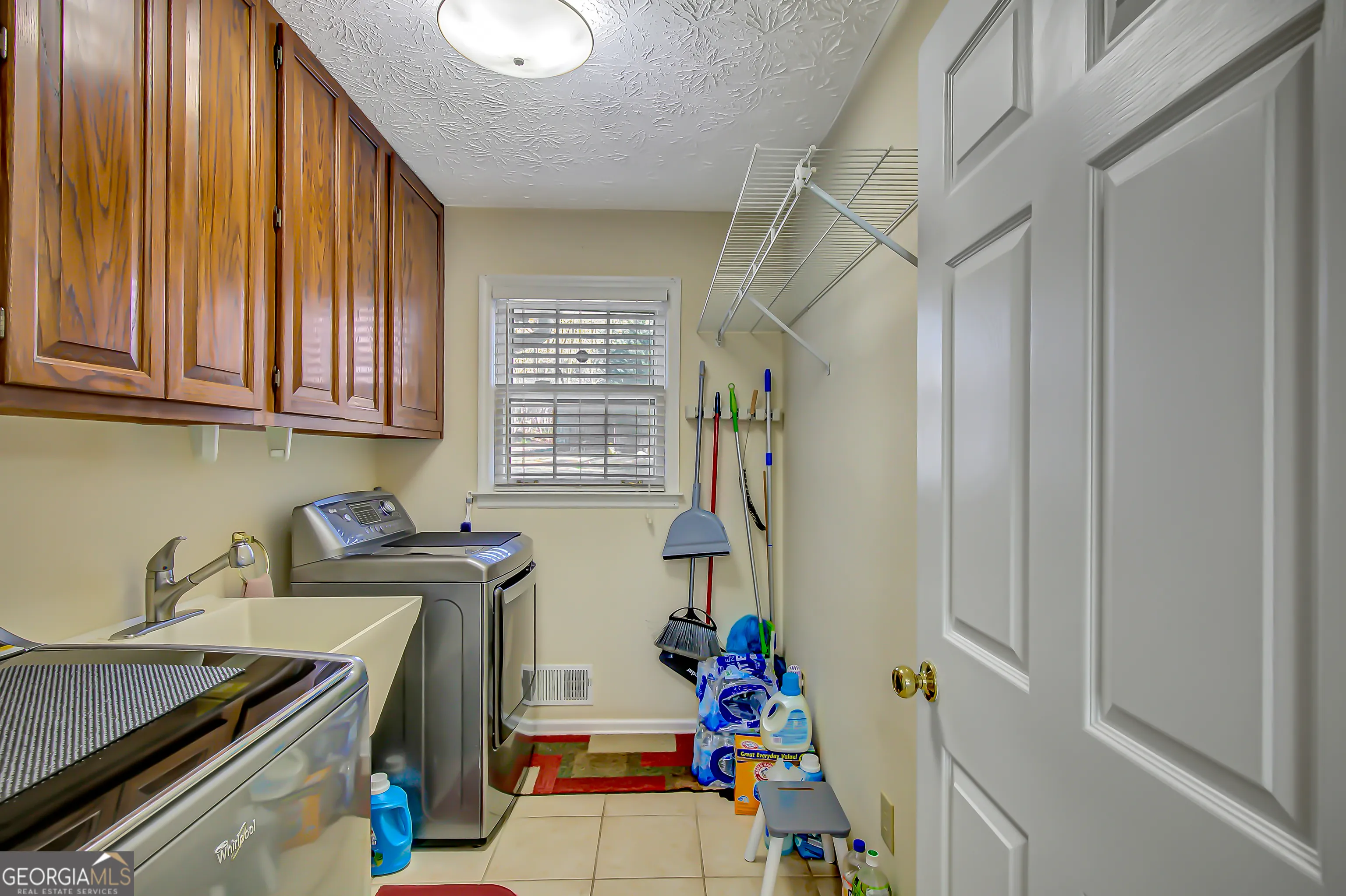 6450 Lake Sara Glen Dr — photo 38 of 107