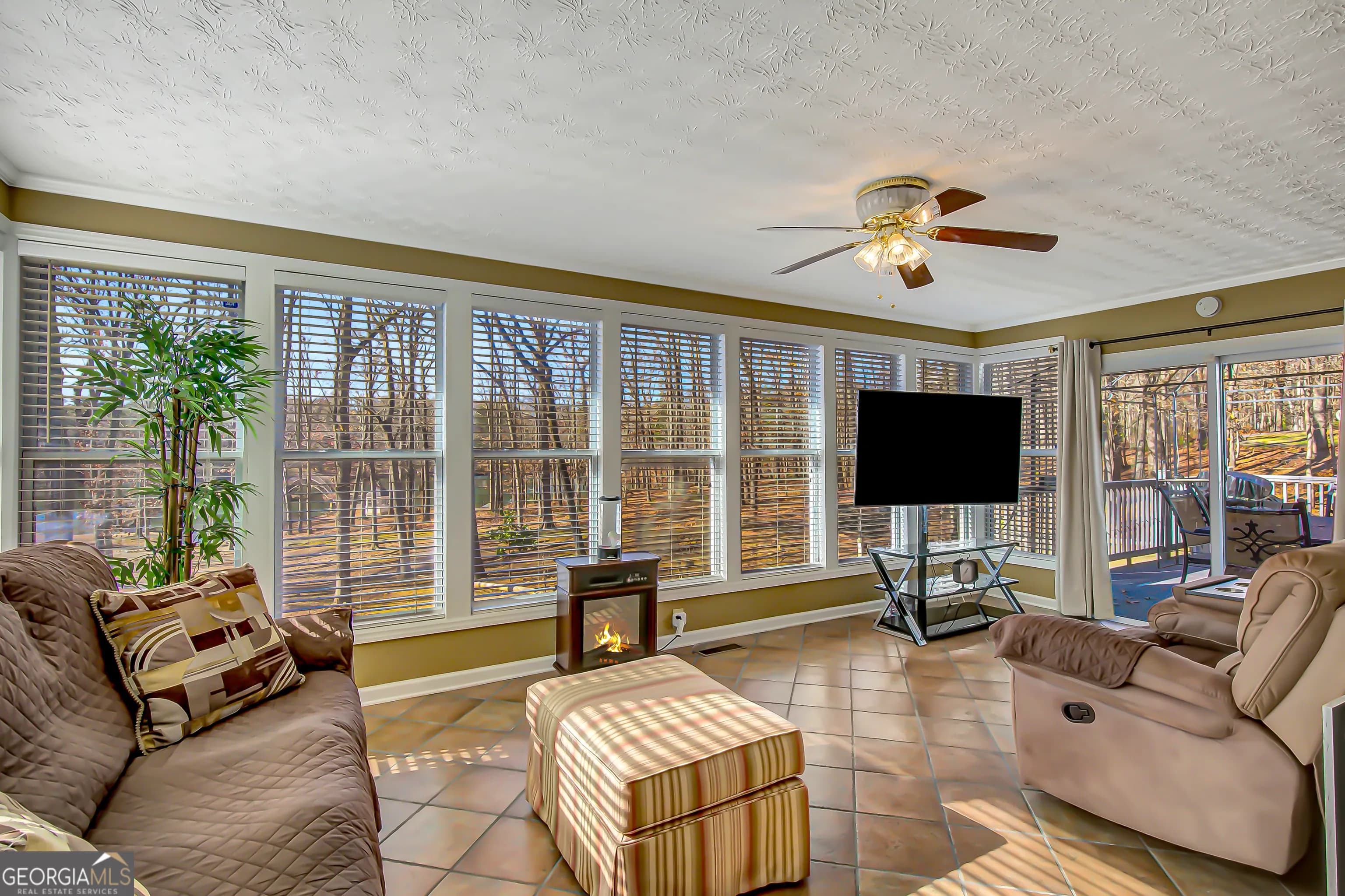 6450 Lake Sara Glen Dr — photo 26 of 107