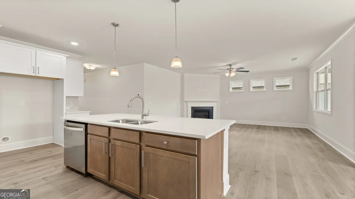 38 Lakeview Pt — photo 3 of 40