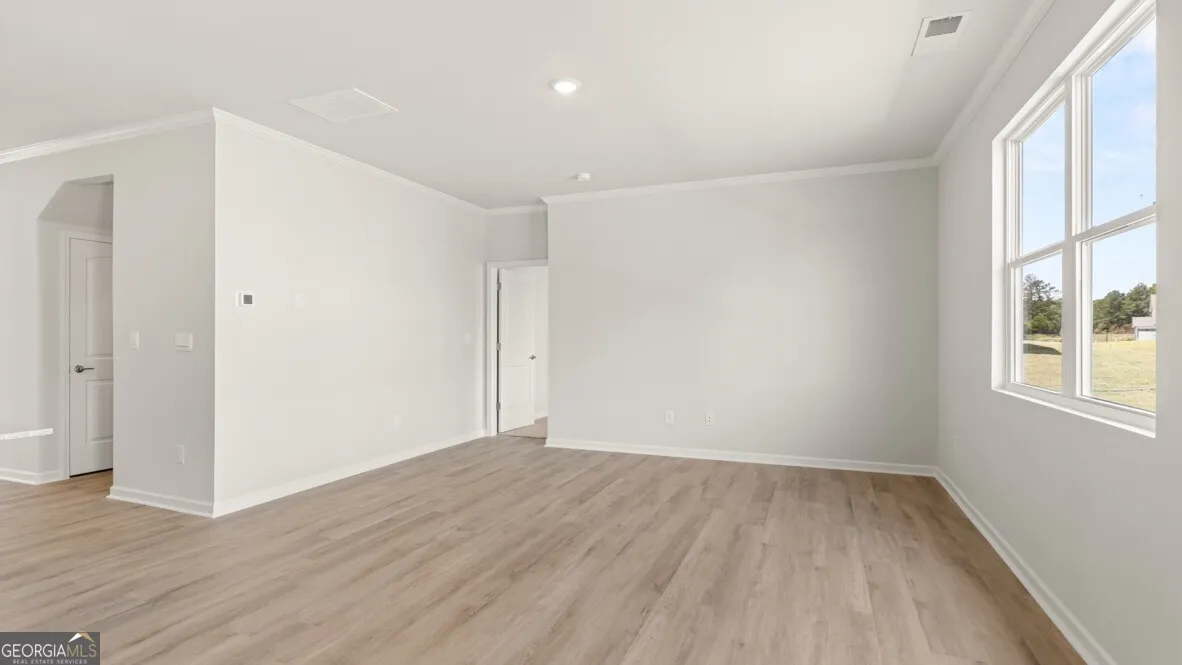 709 Anchor Ave — photo 4 of 35