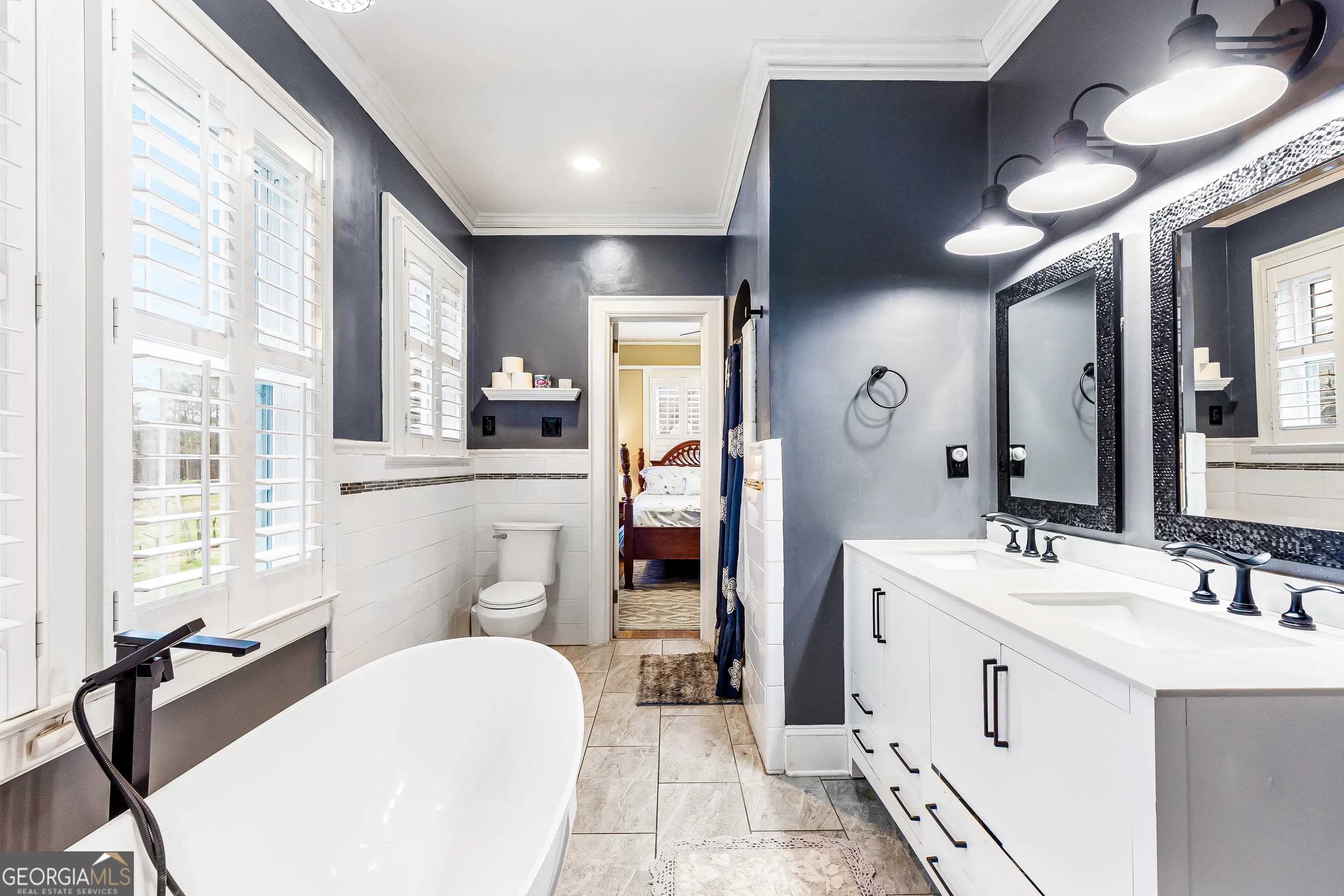 113 W Gordon St — photo 12 of 52